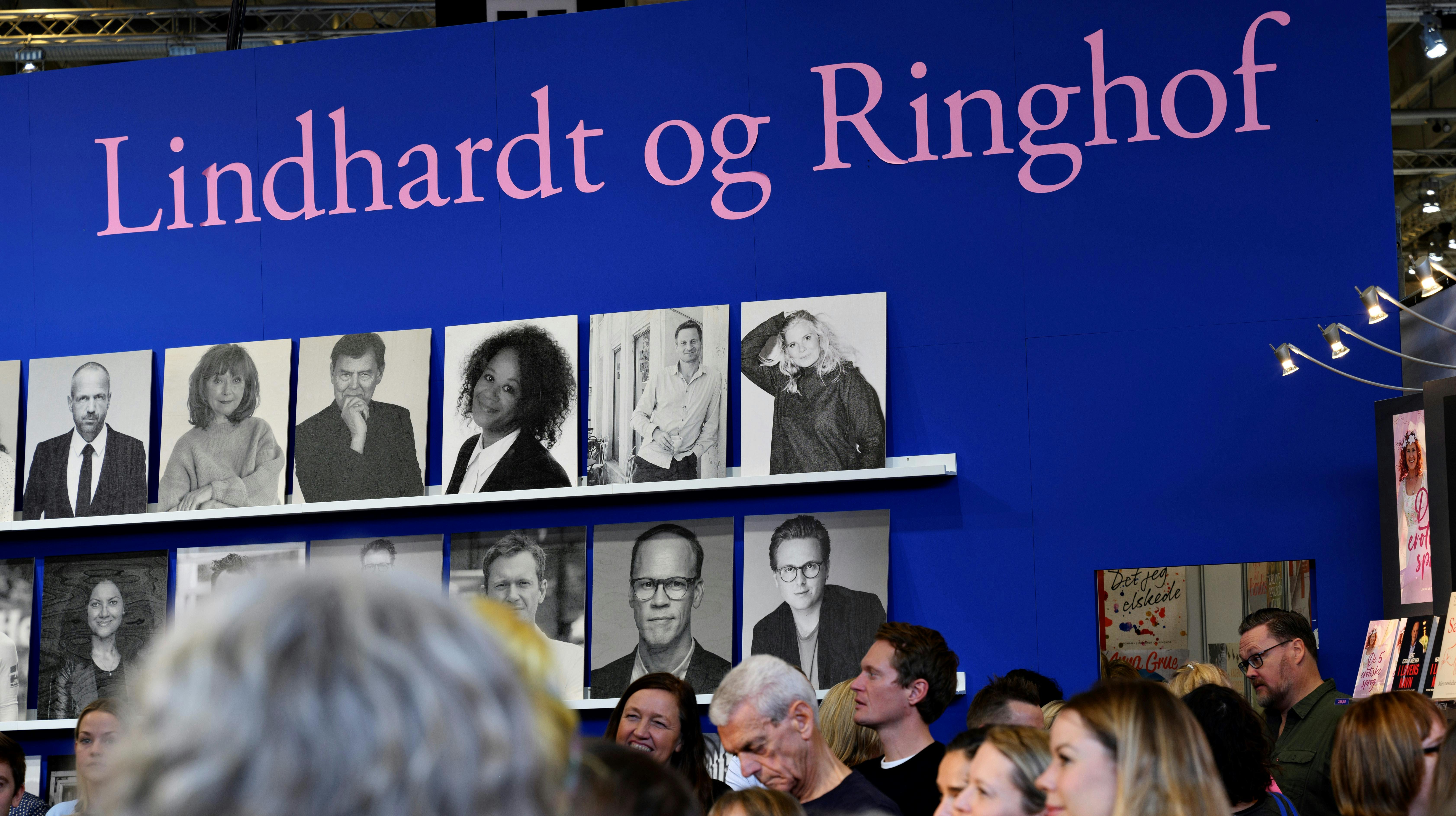 Forlaget Lindhardt og Ringhof bliver beskyldt for at have en seksualiseret kultur. I sidste uge tog forlaget kraftigt afstand fra kritikken, men nu indleder de alligevel en undersøgelse.