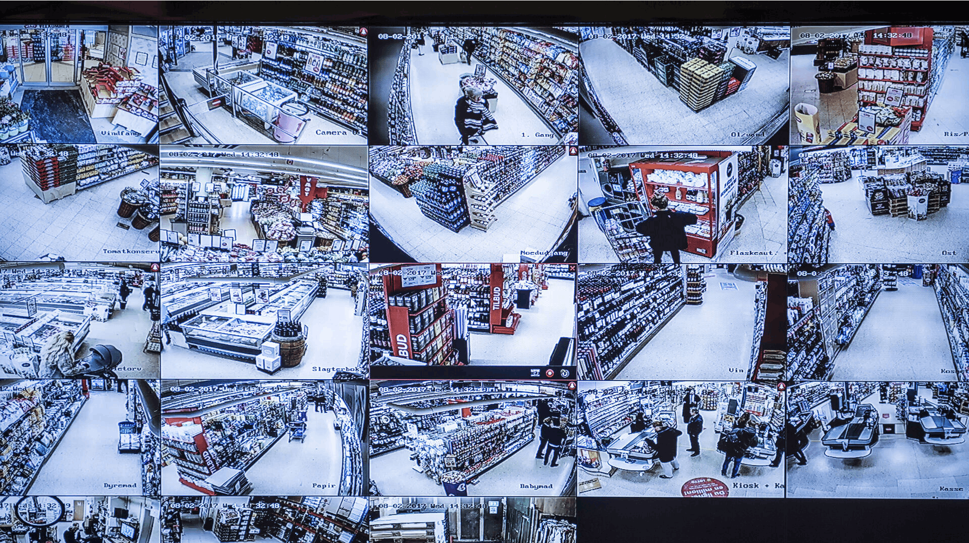 MENY. Brian Rosenstand har to MENY-butikker i Valby-området, der er hårdt ramt af butikstyverier. Overvågning i en af de to butikker.