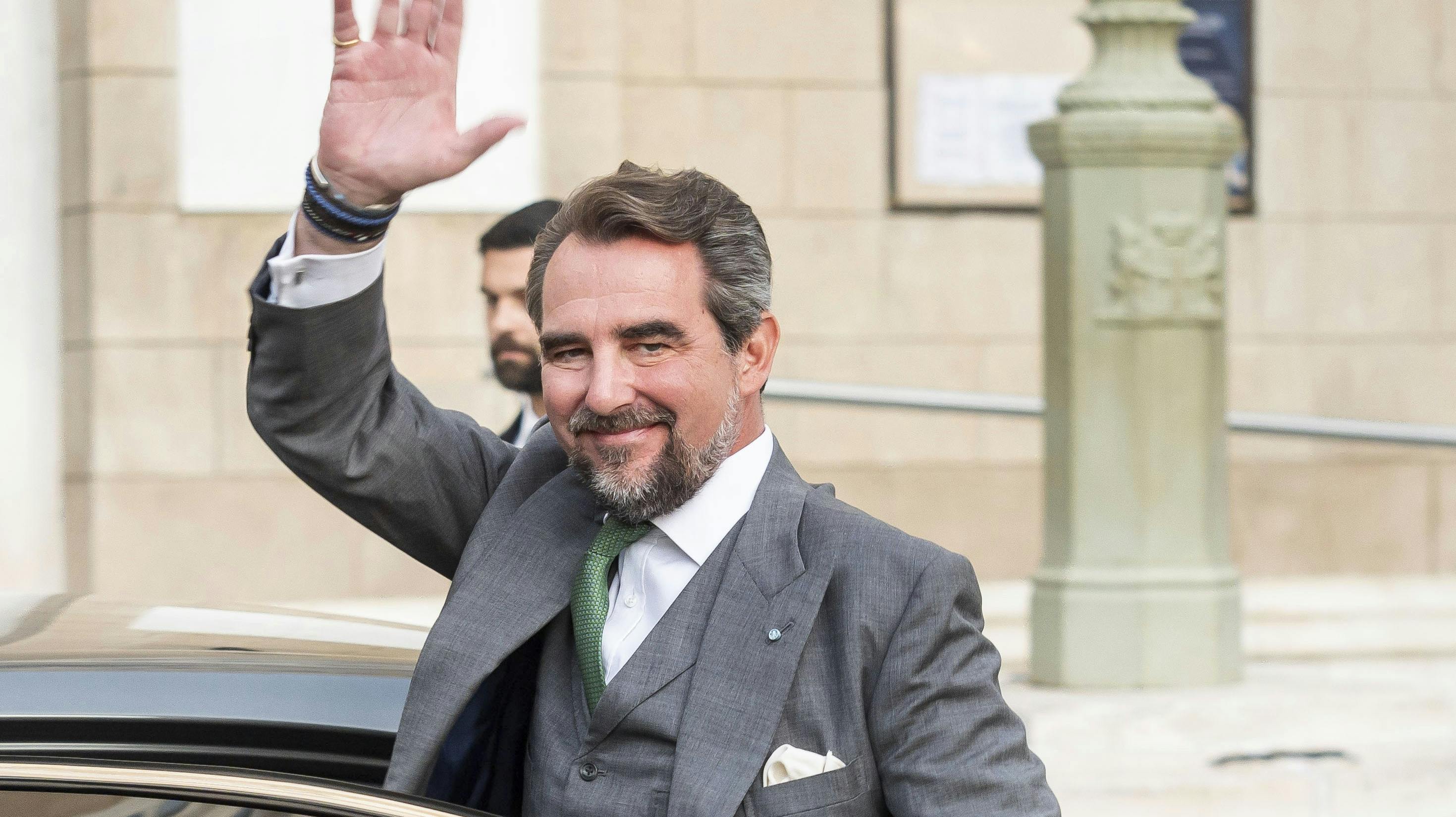 Prins Nikolaos har friet til sin udkårne. 