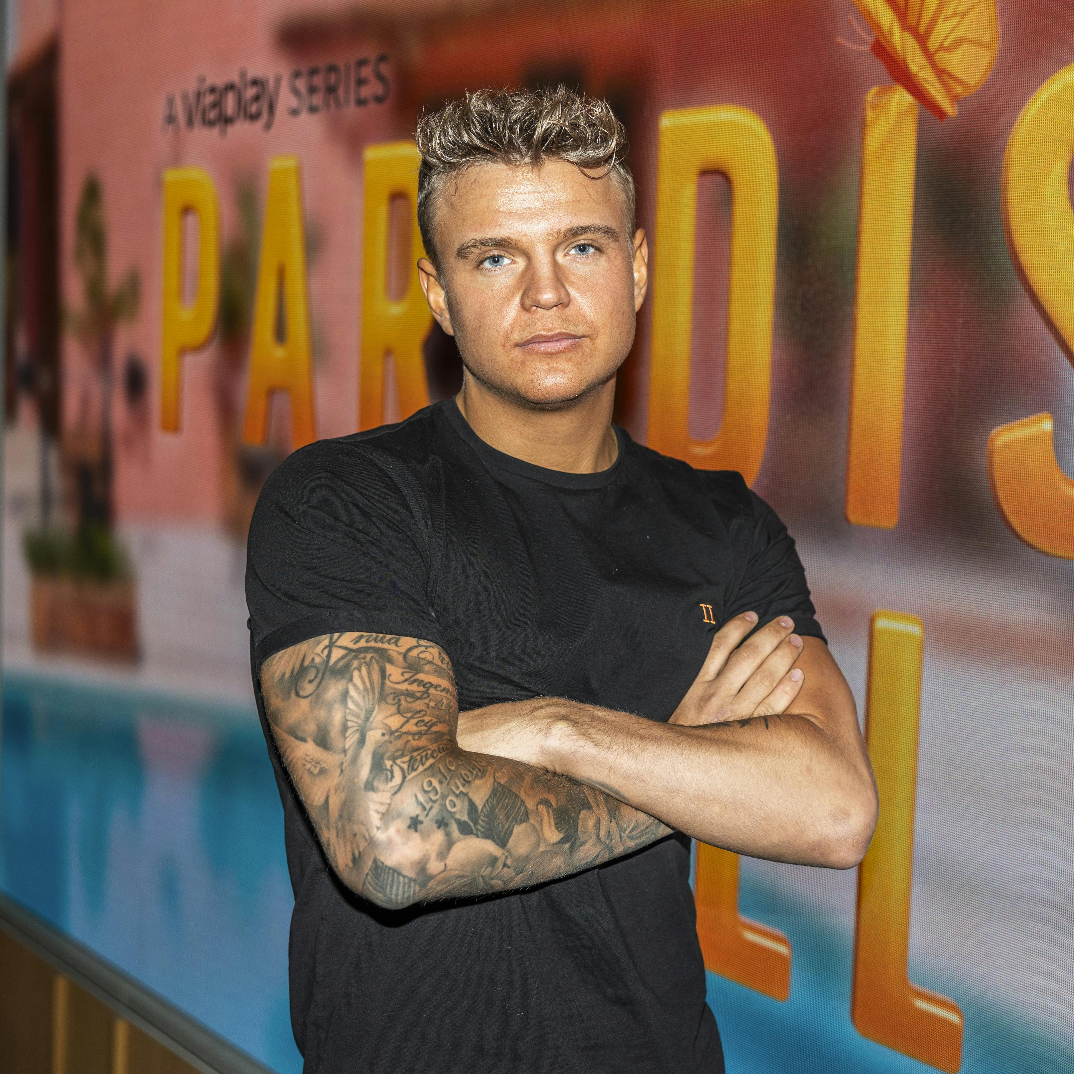 Ifølge Viaplay er der ingen problemer med at have en dømt deltager med i deres programmer.