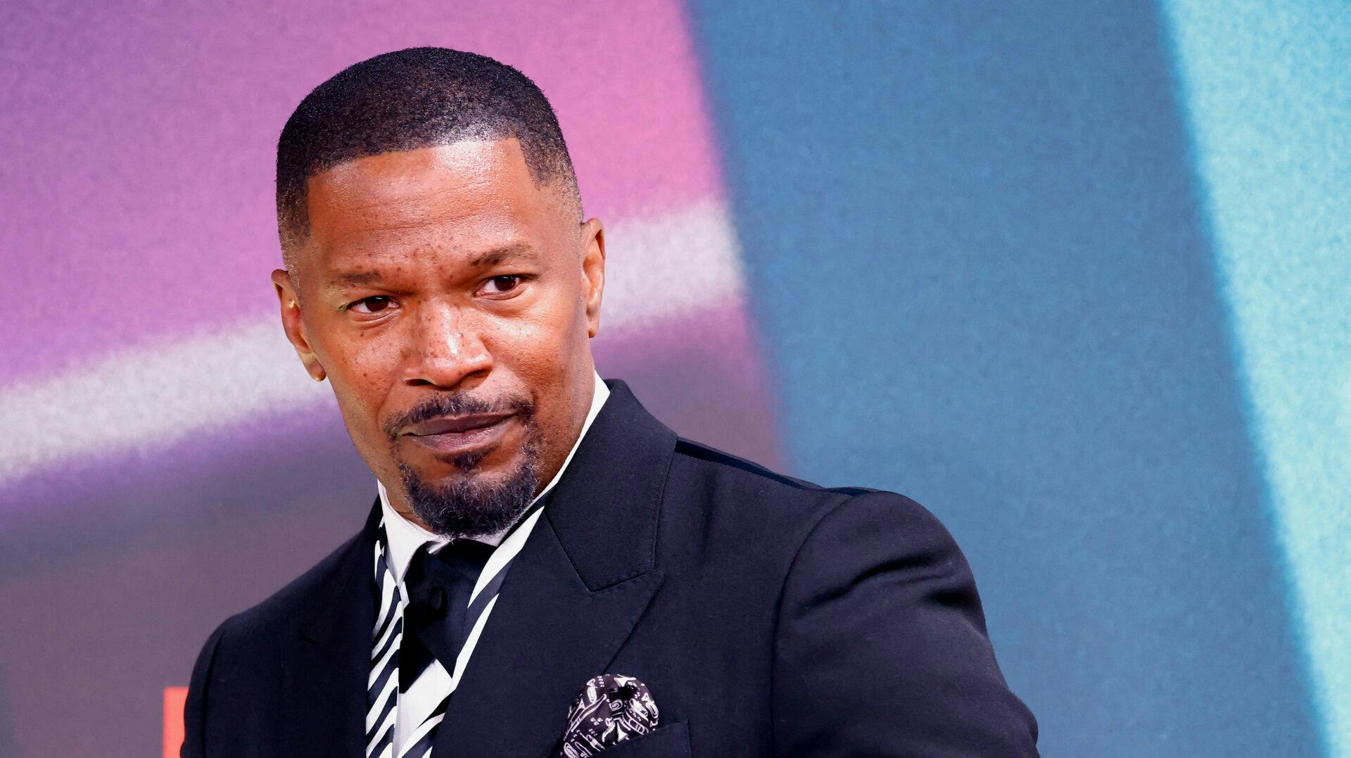 Jamie Foxx er endnu en gang tilbage på singlemarkedet.