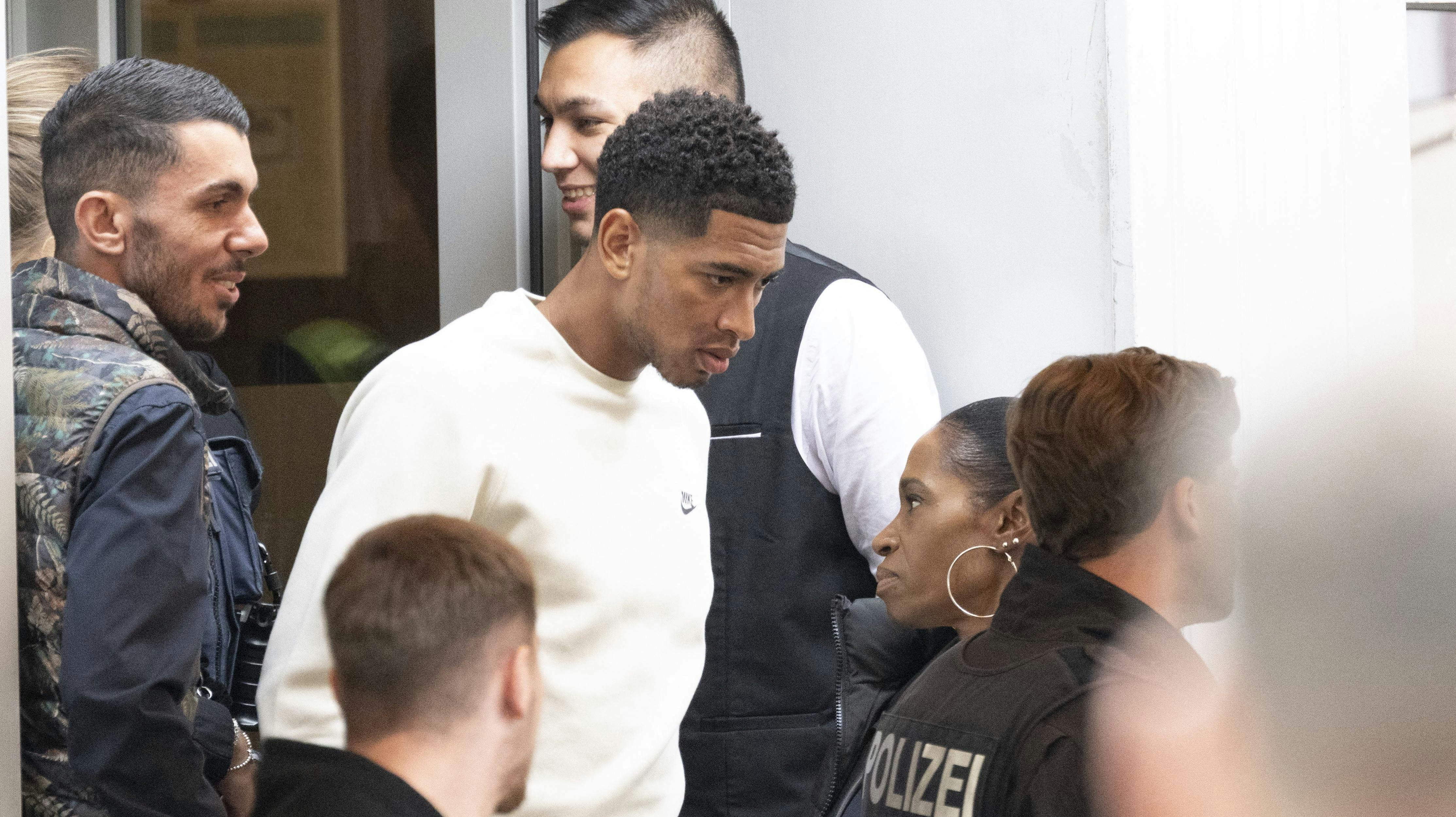 Jude Bellingham har ifølge britiske medier fået sig en kæreste, der er seks år ældre end ham selv.