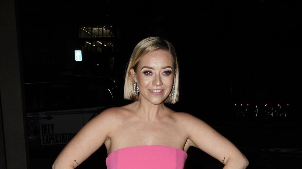 Kelsey Parker er gravid med sin nye kæreste – og nu antyder hun, at hun måske godt kunne finde på at opkalde barnet efter sin afdøde mand, Tom Parker, hvis det bliver en dreng