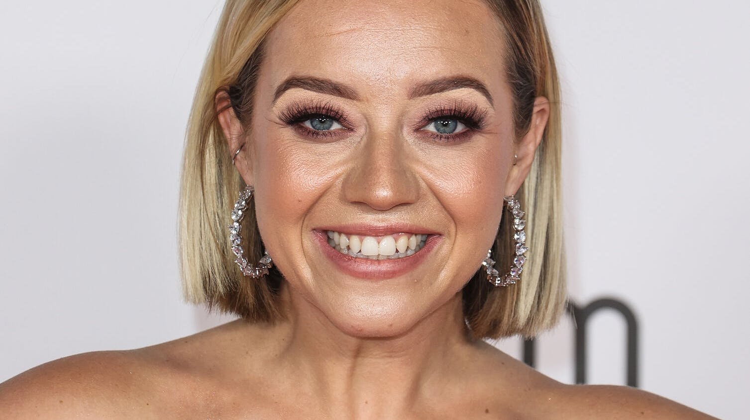 Kelsey Parker er gravid med sin nye kæreste, som hun mødte to år efter, at hendes første mand - Tom Parker - døde.