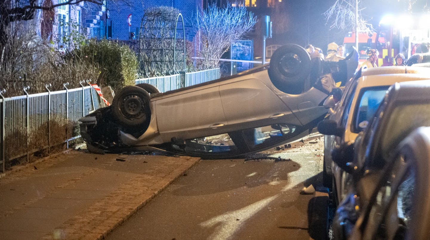 Hele syv biler blev ramt, da en bilist natten til søndag forulykkede på Frederiksberg.&nbsp;