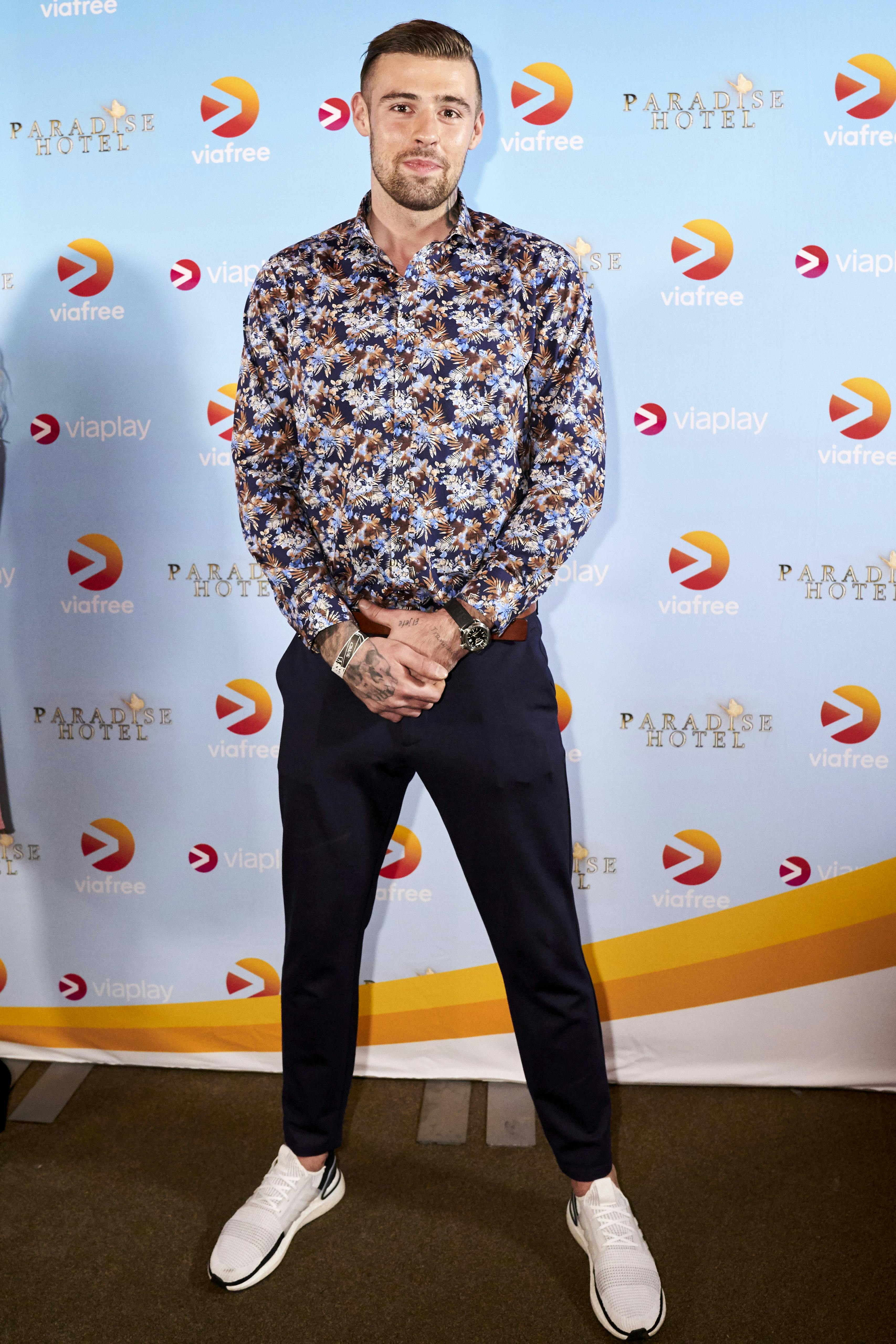 Der er premierefest på Paradise Hotel.Sted: Cirkusbygningen Tid: Rød løber starter klokken 19.00 (Festen slutter klokken SH/Foto/Emil Minana/Paradise Hotel-premiereWhen: Tuesday, 17 December 2019 at 18.00 to Wednesday, 18 December 2019 at 00.00.Location: Tilkommer22.00)Jour: Emil Minana(4094 3645) Journalist: Emil Minana 40943645 og NiklasFotograf: Søren Jul Lamberth/Aller Foto & Video