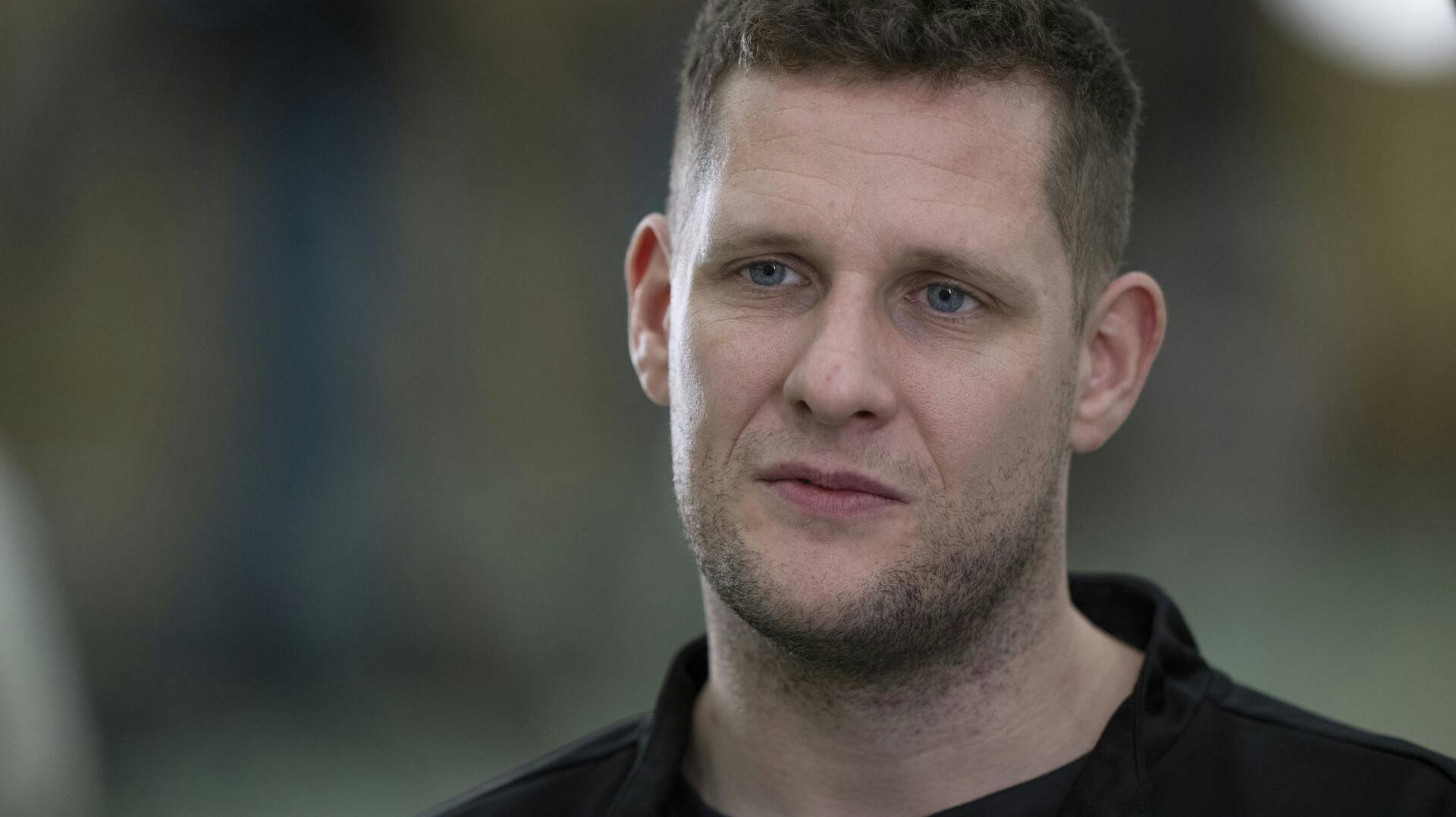 I podcasten "Duften af Harpiks" fortæller Kevin Møller om den personlige tragedie, som han blev ramt af, lige inden han blev sendt på efterskole.