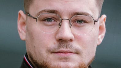 Kian Damsgaard var fanget i et årelangt misbrug, som han er overbevist om kunne have kostet ham livet, hvis ikke han havde sat en stopper for det.