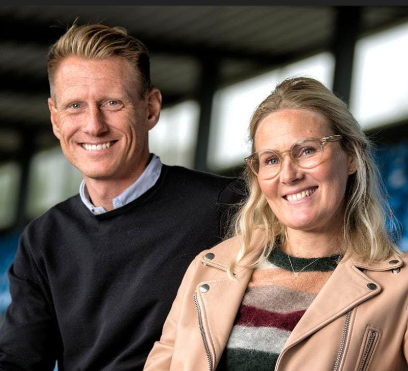 Niki Zimling med hustruen Christina. Nu skal de videre.