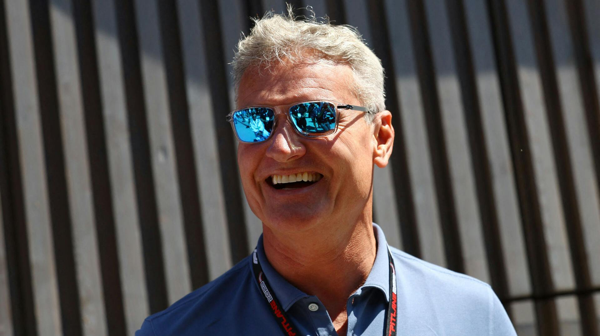 David Coulthard har været en tur på knæ.