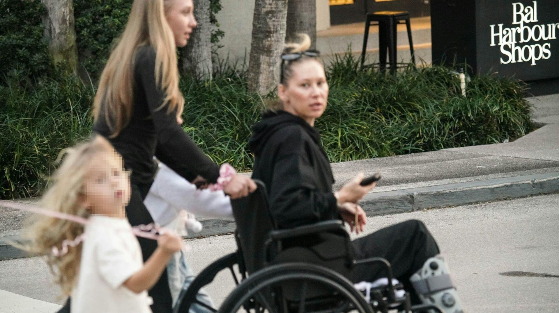 Anna Kournikova er tilsyneladende ikke gående disse dage.
