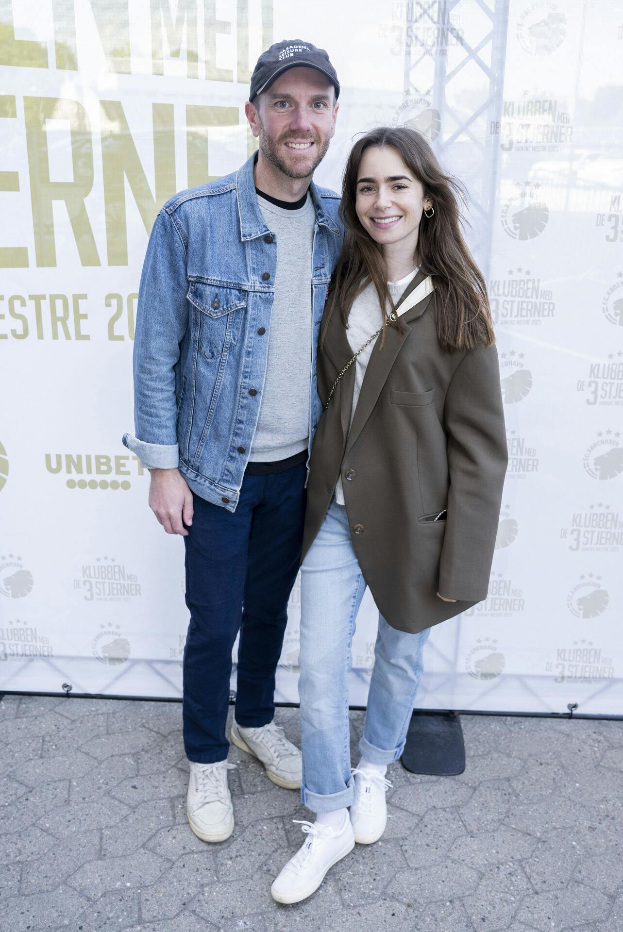 Den amerikanske ”Emily in Paris”-stjerne Lily Collins er blevet mor til en lille datter, der har fået navnet Tove – og netop det danske navn er der formentlig en rigtig god forklaring på