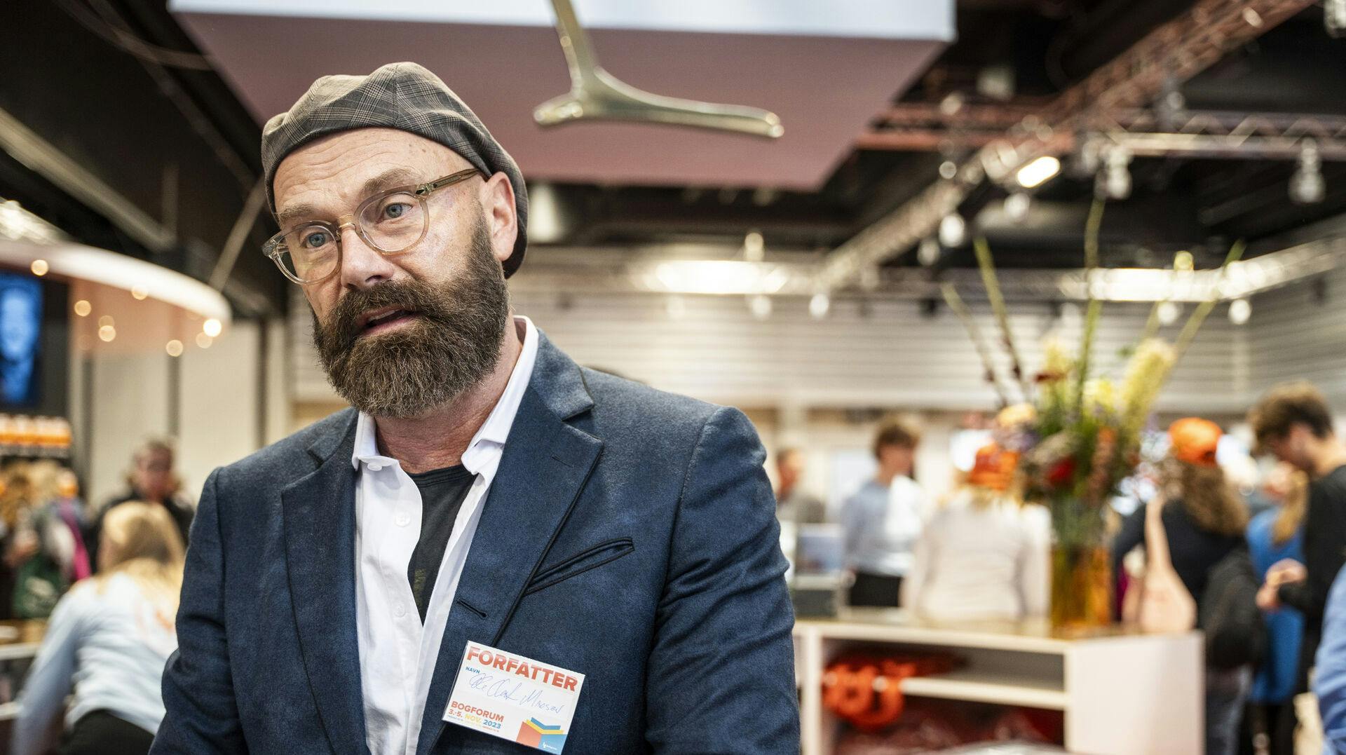 Ole Christian Madsen reagerer på nyheden om, at Jussi Adler-Olsen er uhelbredeligt syg.