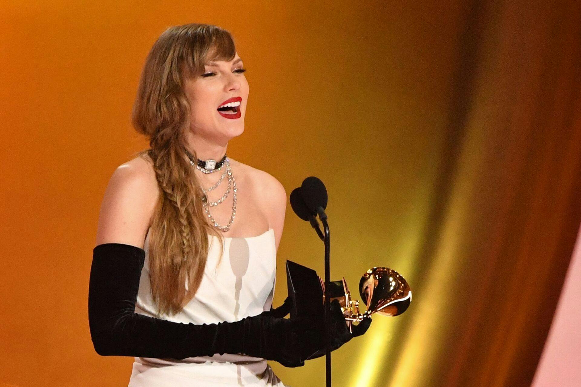 Taylor Swift til sidste års Grammy-uddeling, hvor hun udover at vinde en række priser også annoncerede albummet "The Tortured Poets Department".