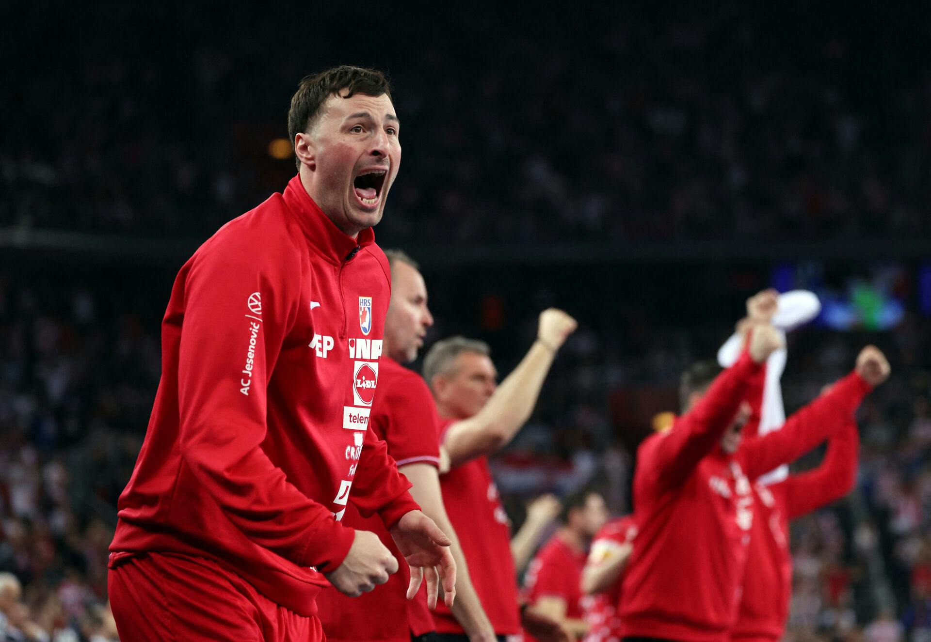 Handball - IHF Handball World Championships 2025 - Semi Final - France v Croatia - Zagreb Arena, Zagreb, Croatia - January 30, 2025 Croatia's Domagoj Duvnjak reacts from the bench REUTERS/Antonio Bronic