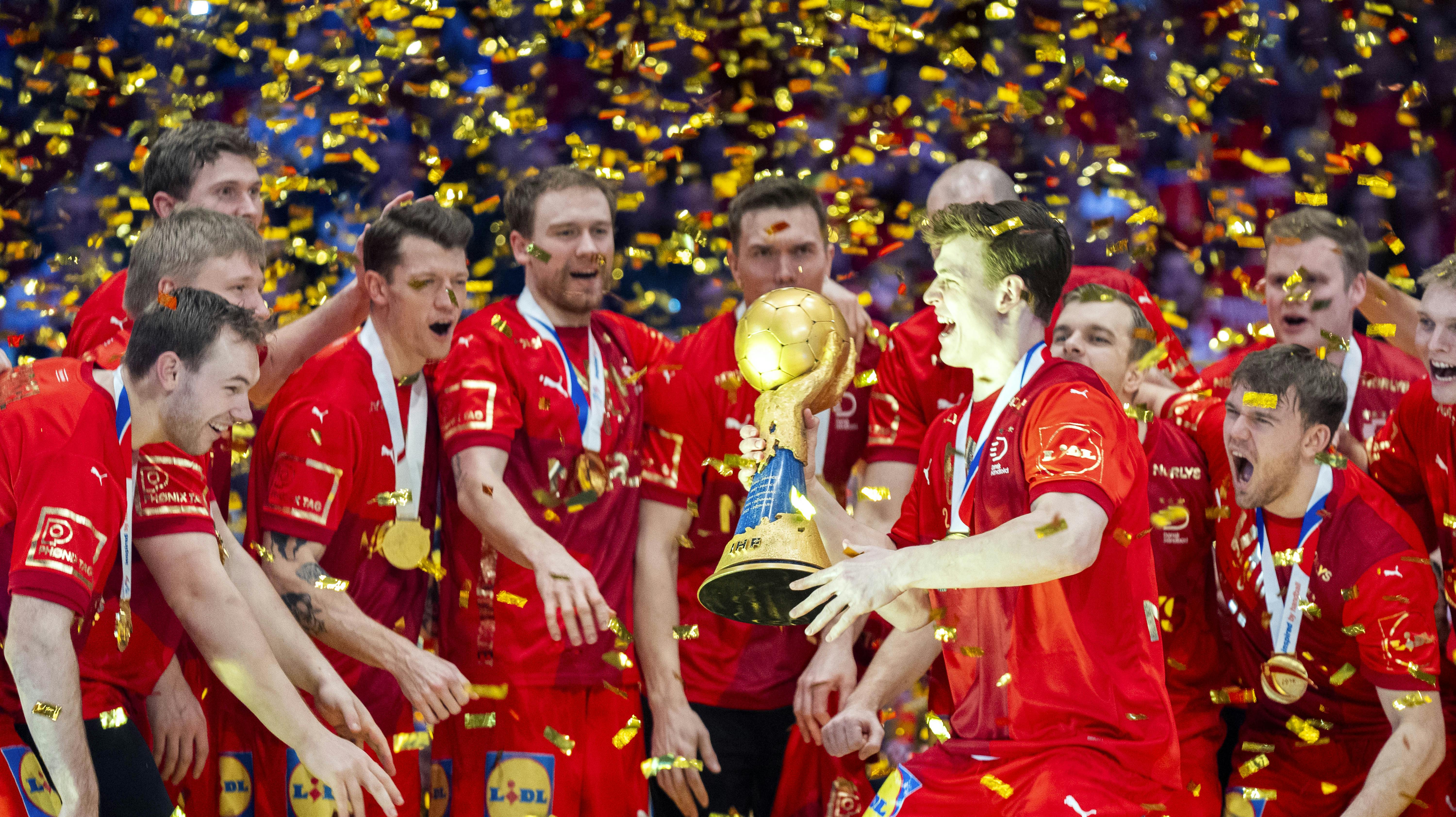 Den populære natklub SØ har inviteret VM-guldvinderne til den helt store privatfest mandag aften - og nat.