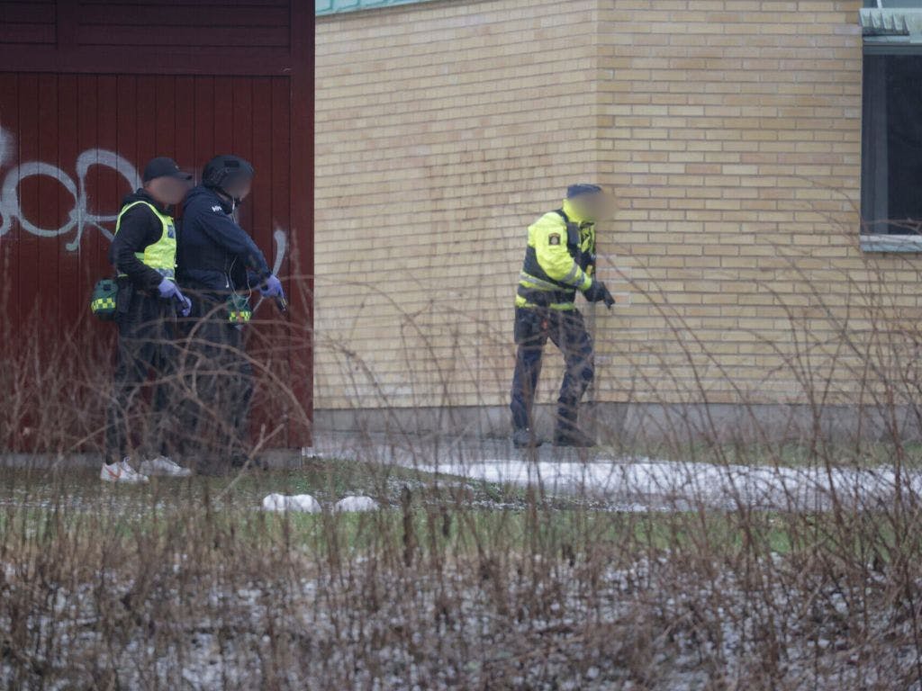 11 personer er nu erklæret døde - herunder gerningsmanden - efter et skyderi på en skole i svenske Örebro.