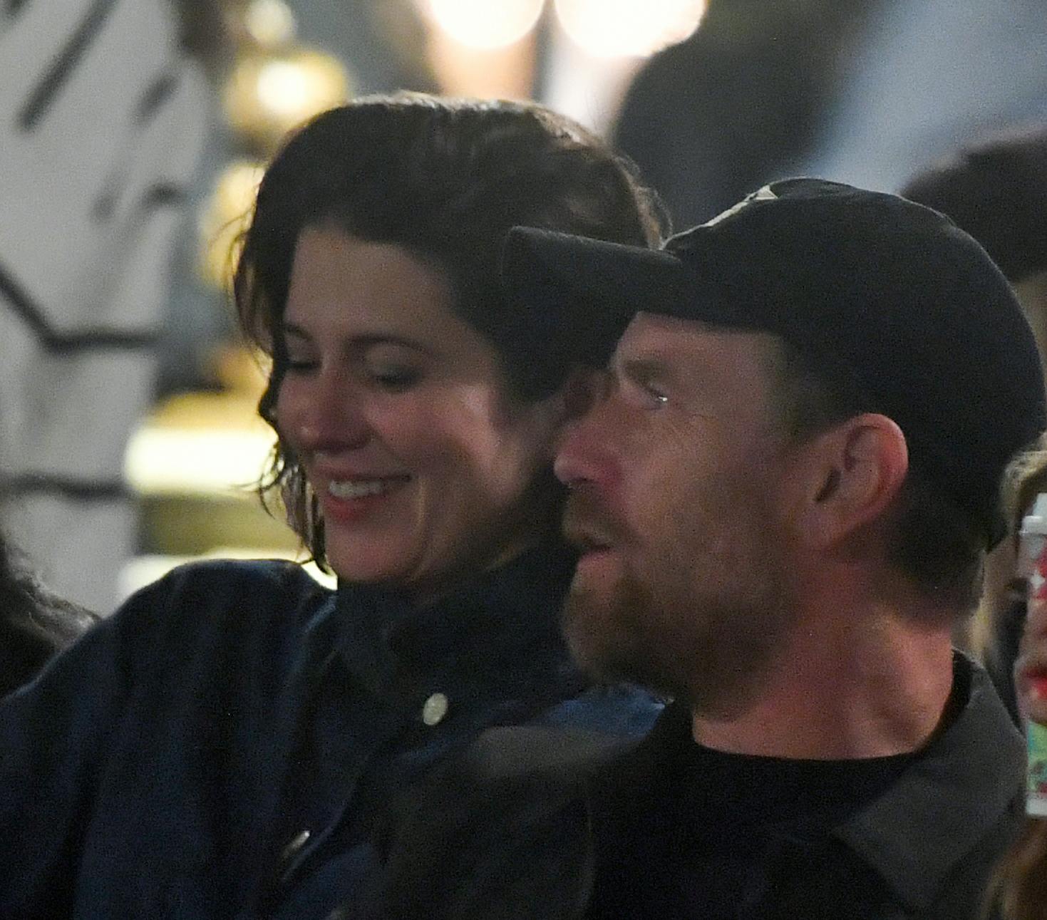 Her ses Ewan McGregor med sin kone Mary Elizabeth Winstead, som den vanvittige kvinde med har "stjålet" Ewan fra hende.