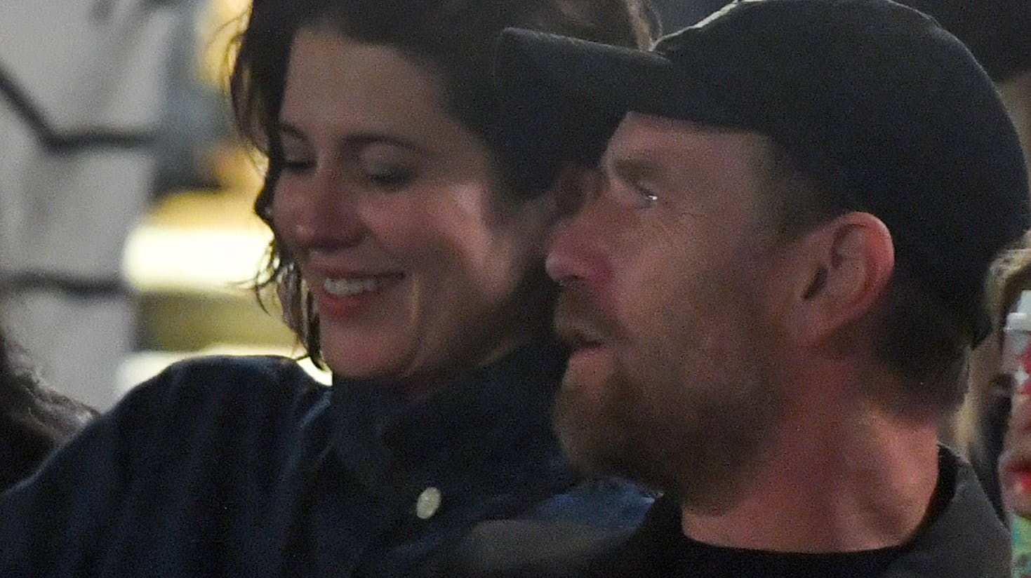 Her ses Ewan McGregor med sin kone Mary Elizabeth Winstead, som den vanvittige kvinde med har "stjålet" Ewan fra hende.