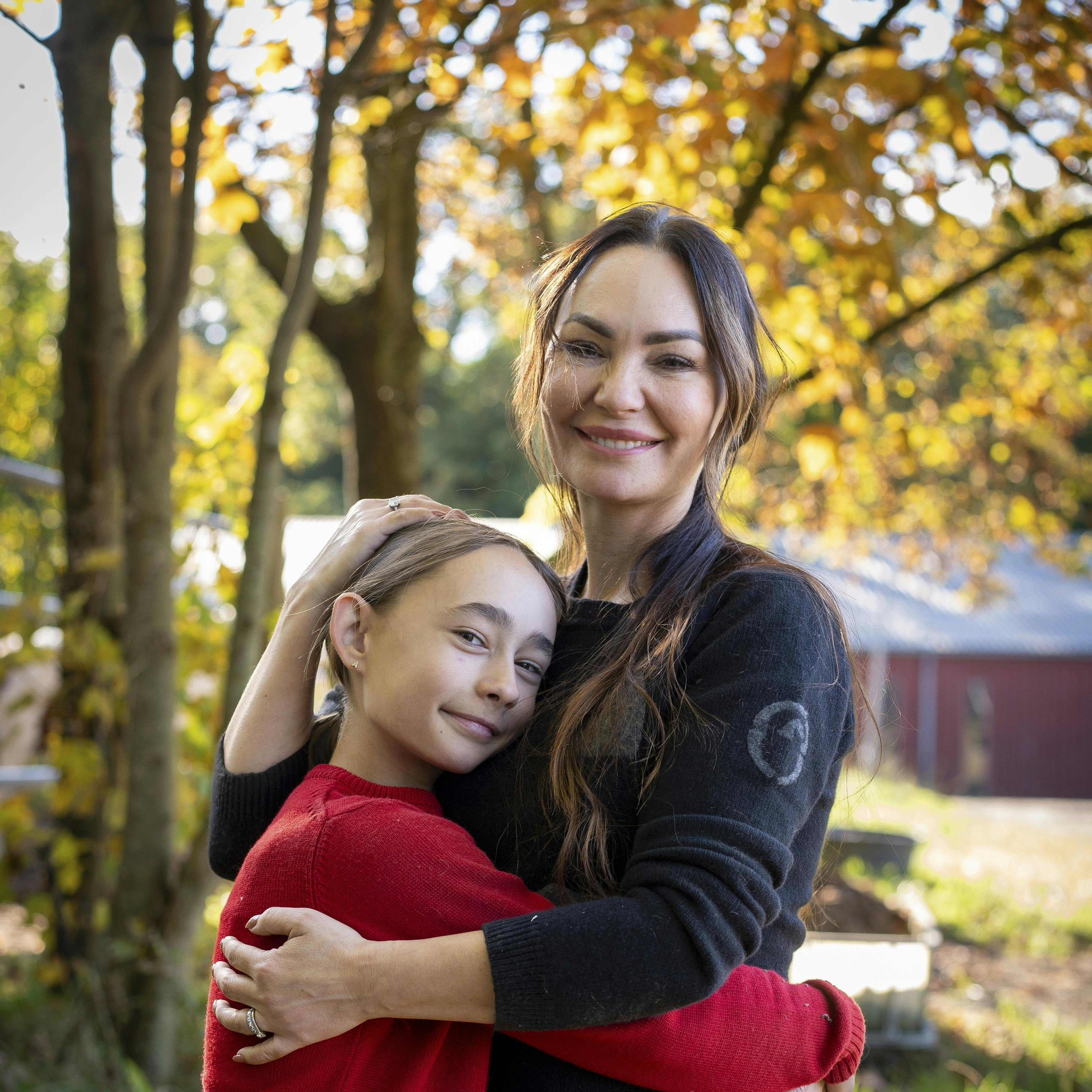Mascha Vang og datteren Hollie Nolia sammen med deres heste.Dato: 15.10.2024Sted: KolingJournalist: Alexander Borch NielsenFoto: Copyright : Martin Høien/Aller Media Danmark