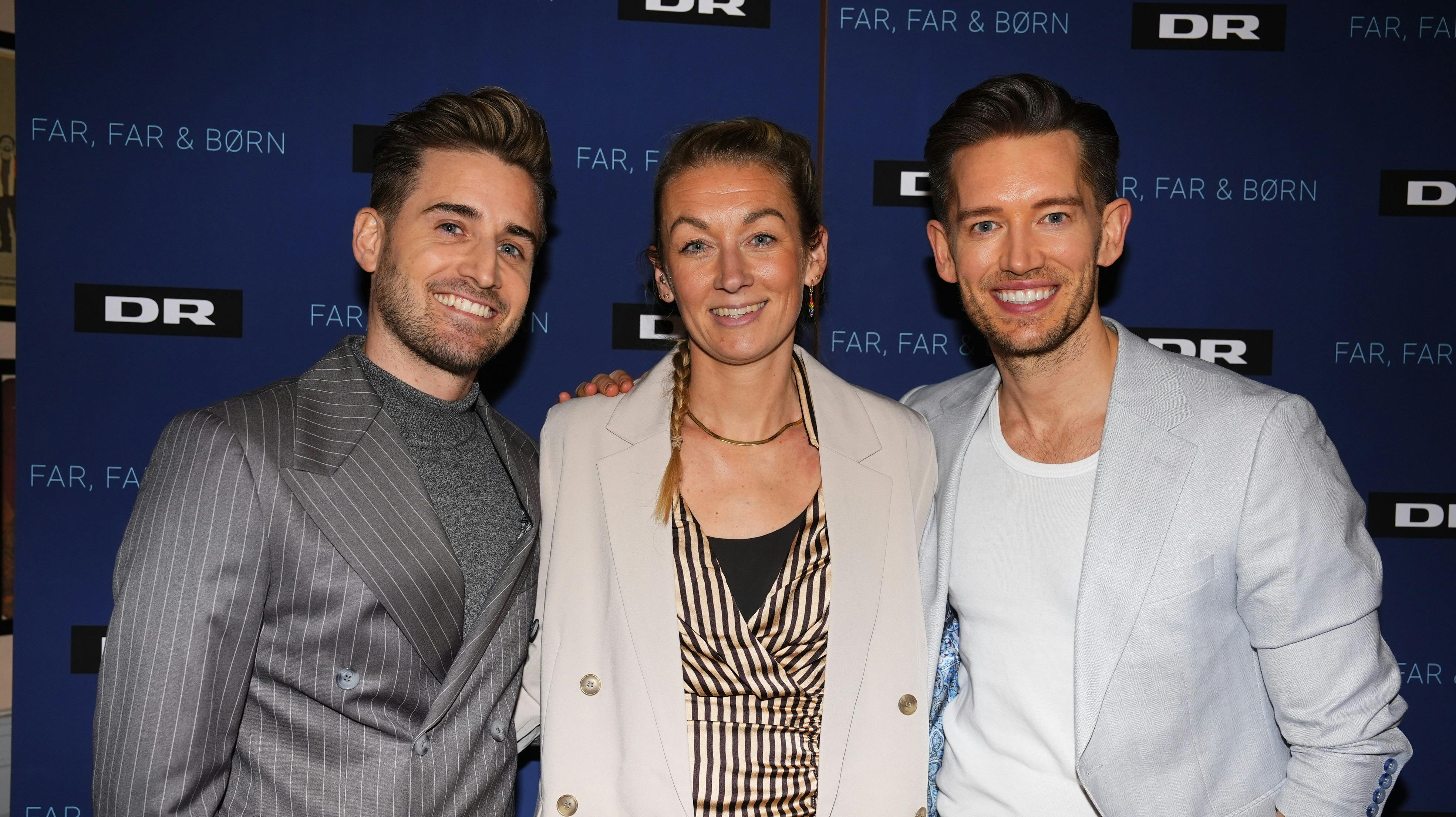 Frederik Haun og Morten Kjeldgaard med deres graviditetsvært, Nanna Brandt, i midten.