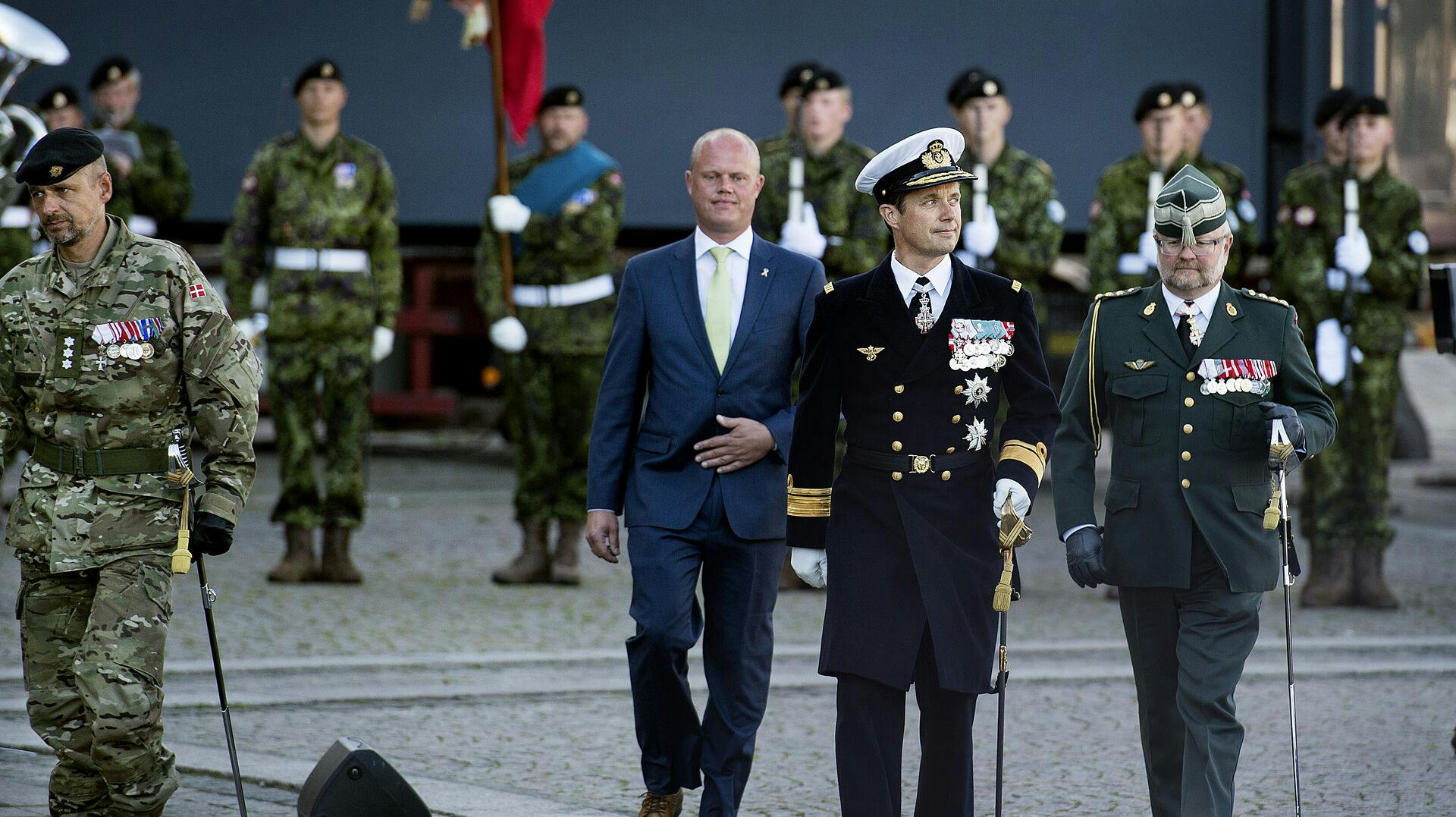 Daværende kronprins Frederik og forsvarsminister Peter Christensen (t.v.) ses her sammen i 2016.