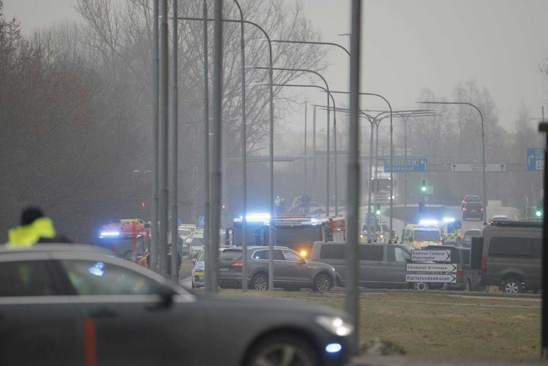 ÖREBRO, SVERIGE 20250204 En stor polisinsats pågår vid Risbergska skolan i Örebro efter uppgifter om ett grovt våldsbrott. Foto: Kicki Nilsson / TT / Kod 11380. (Foto: 11380 Kicki Nilsson/Ritzau Scanpix)