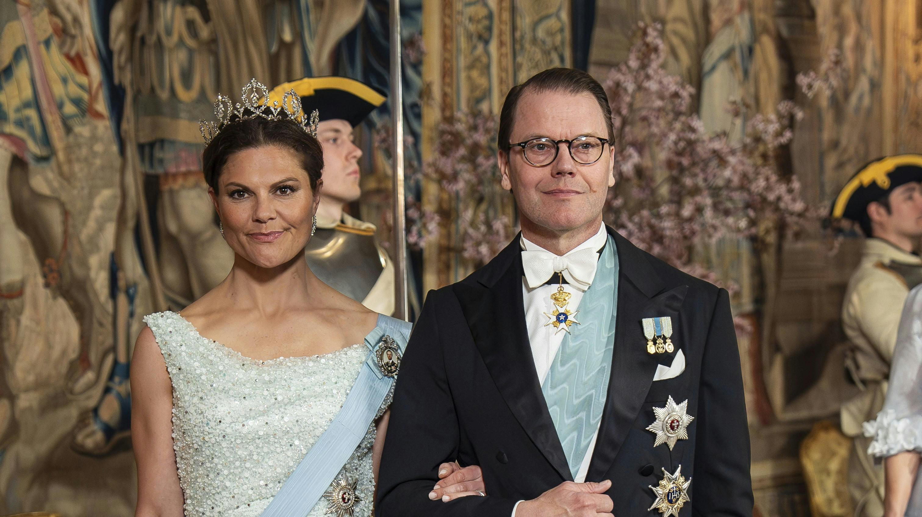 Søndag har kronprinsesse Victoria og prins Daniel besøgt Örebro, efter det forfærdelige skoleskyderi, som fandt sted tidligere på ugen.