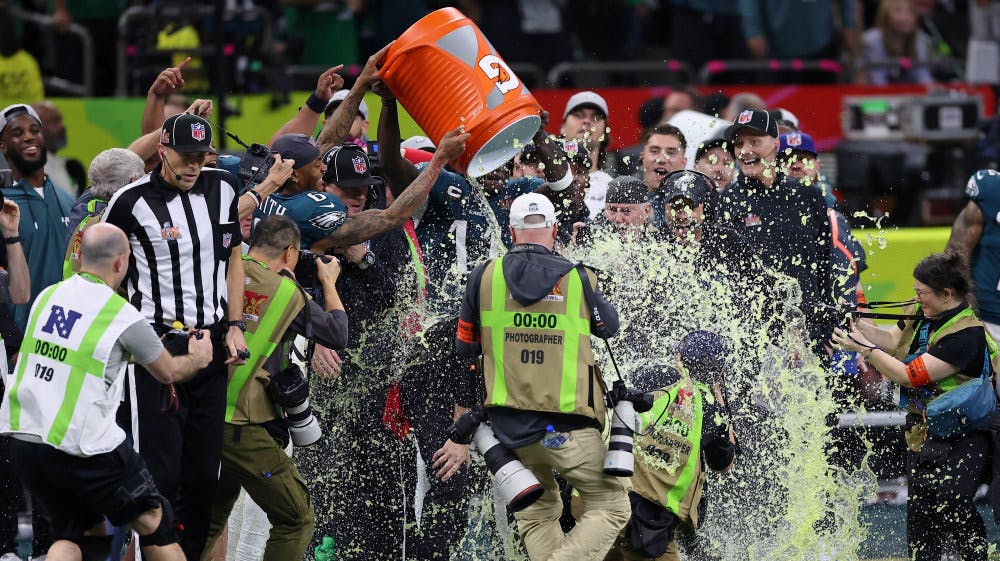 Philadelphia Eagles vandt natten til mandag Super Bowl over de forsvarende NFL-mestre fra Kansas City Chiefs. Spillerne kunne allerede juble inden kampens afslutning.