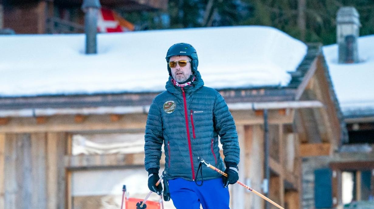 Er det sneen, som i denne uge også trækker kong Frederik på ferie? Kongehuset kalder alle ferierne for "private" og vil intet sige.