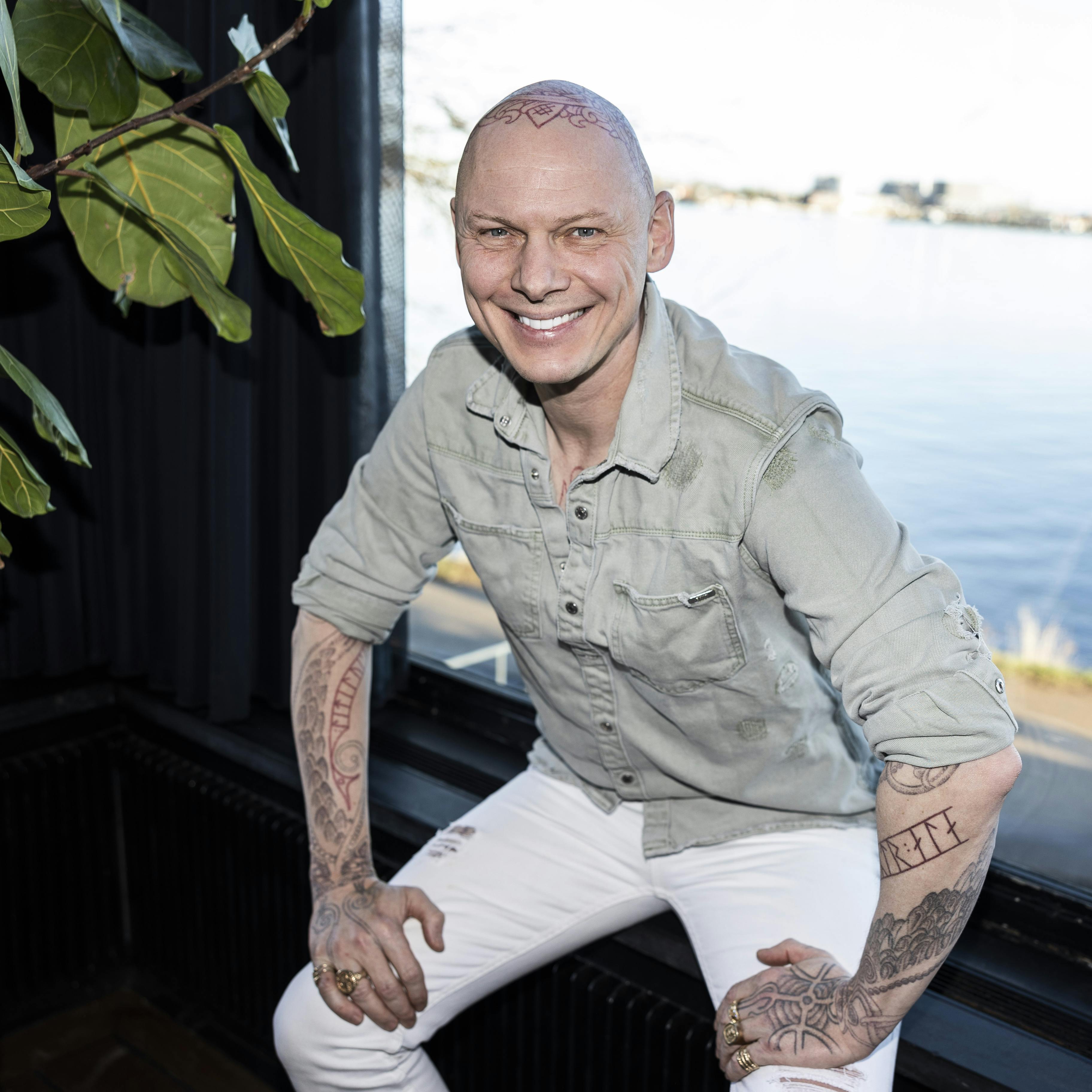 Jim Lyngvild er taknemmelig for at ryge i kælderen i "Spillet".