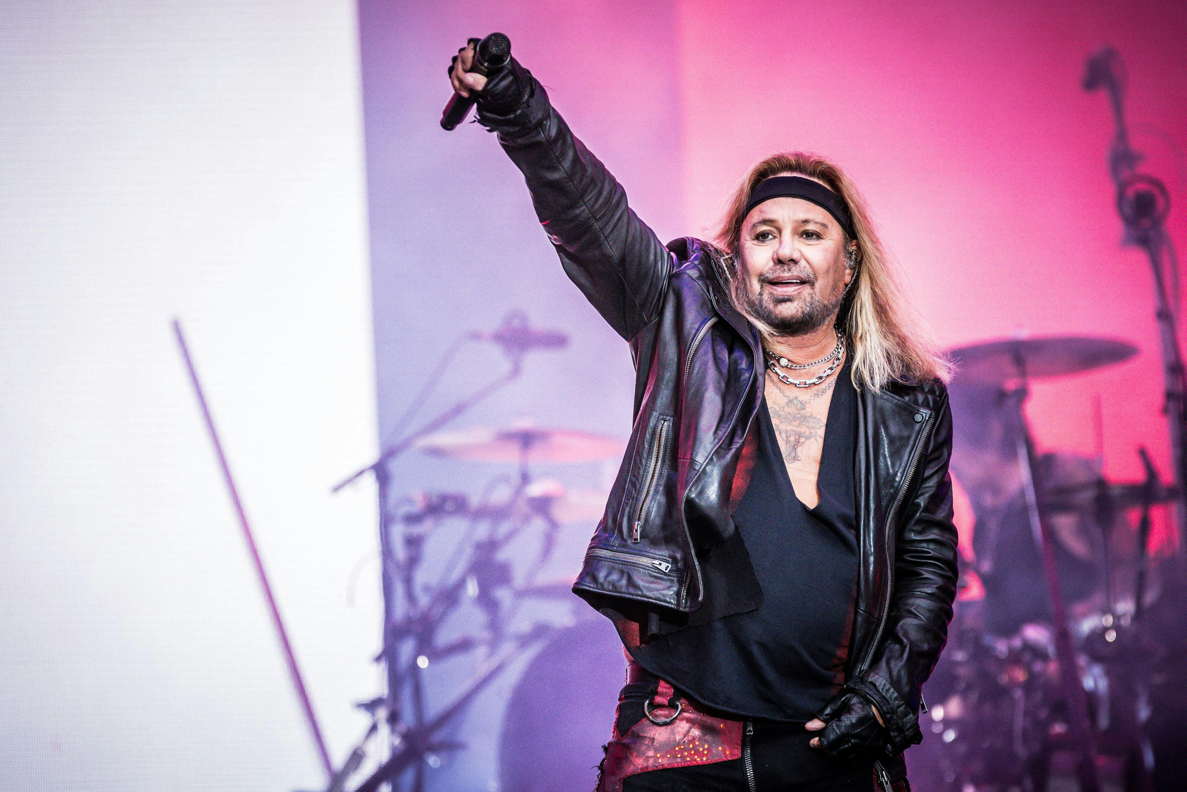 Vince Neil fra Motley Crue var ikke ombord, da flyet forulykkede.