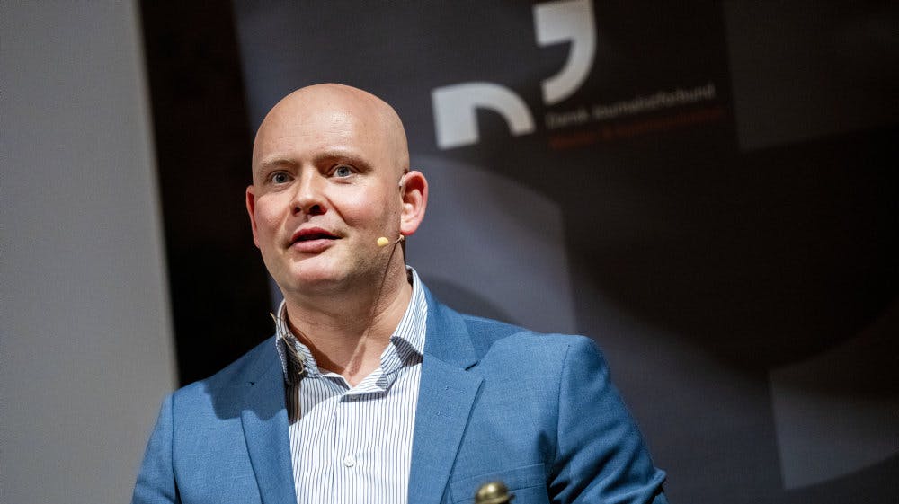 Kulturminister Jakob Engel-Schmidt (M) var på scenen, da Cavlingprisen blev uddelt i starten af januar. Han vil nu have en DR-direktør til at forsvare omstridt dokumentar fra DR. (Arkivfoto).