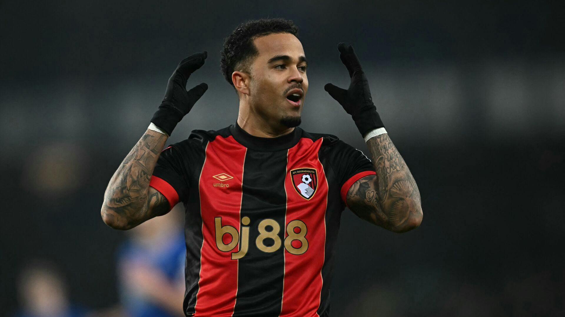 Fodboldlegenden Patrick Kluivert er blevet farfar. Sønnike Justin, som spiller for Premier League-klubben Bournemouth, er nemlig blevet far 10. februar.