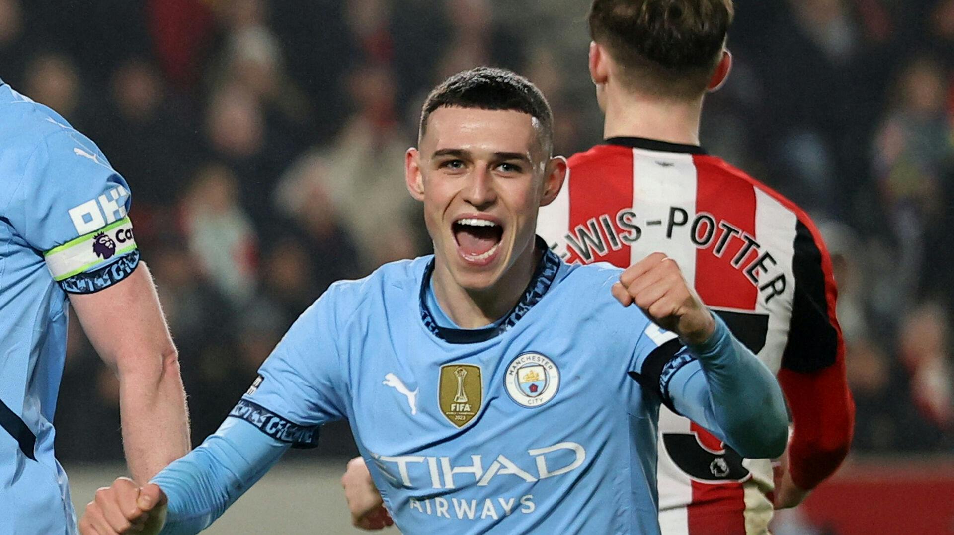 Phil Foden har al grund til at juble, hvis man skal tro The Sun. Manchester City-stjernen er nemlig umiddelbart blevet forlovet med kæresten Rebecca Cooke.