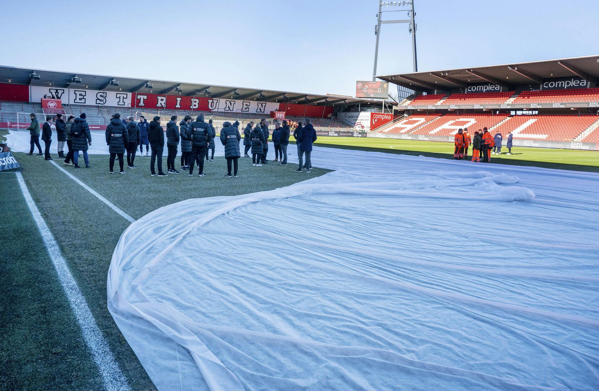 For meget frost på banen i Aalborg betyder, at kampen mellem AaB og FC Nordsjælland er blevet udsat.