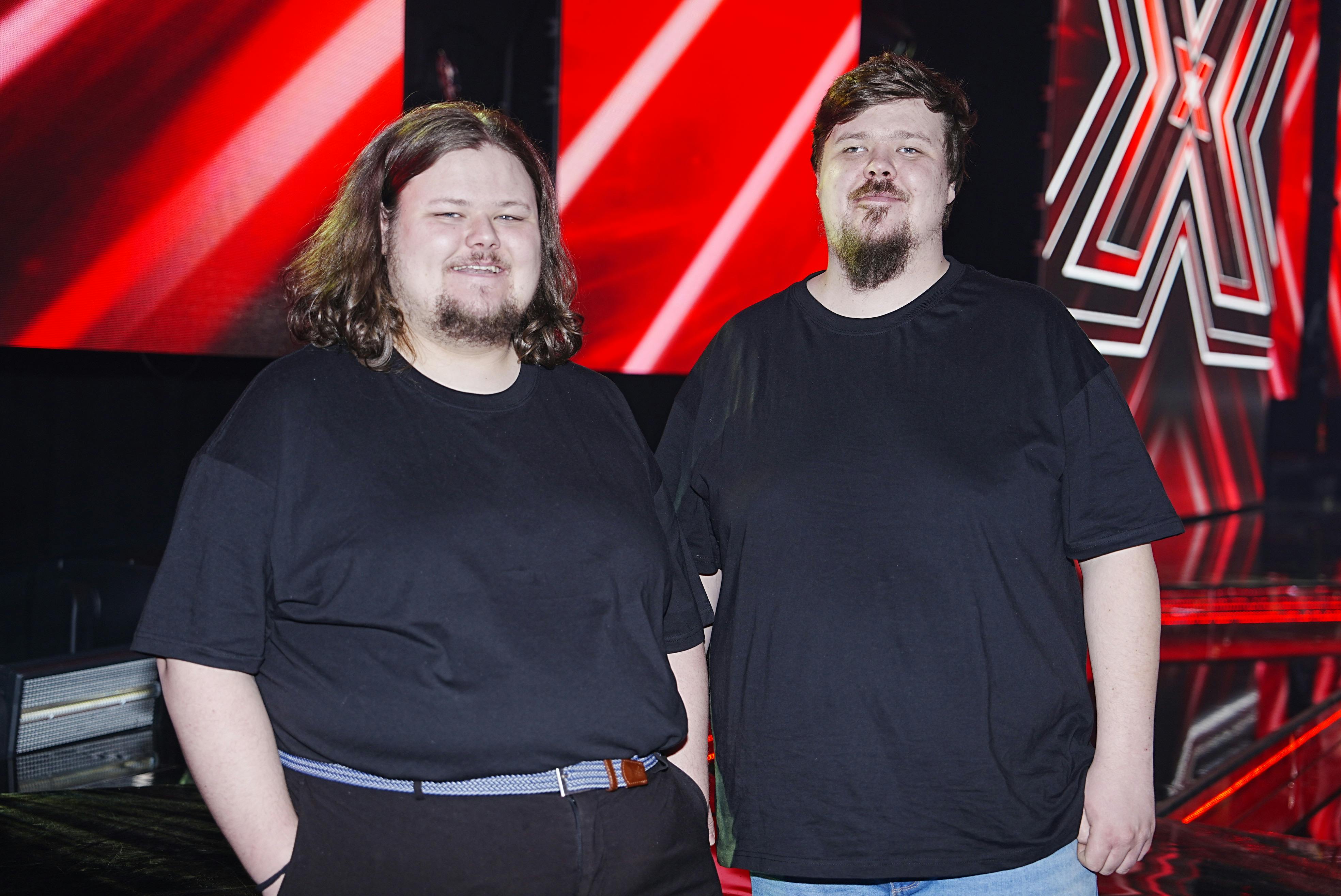 Mathias (til venstre) og Marcus er brødre og har fået gruppenavnet Blomsterbror i "X Factor".