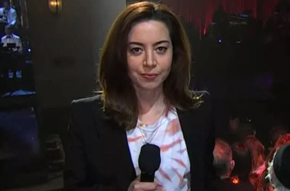 Aubrey Plaza tonede søndag frem på de amerikanske tv-skærme.