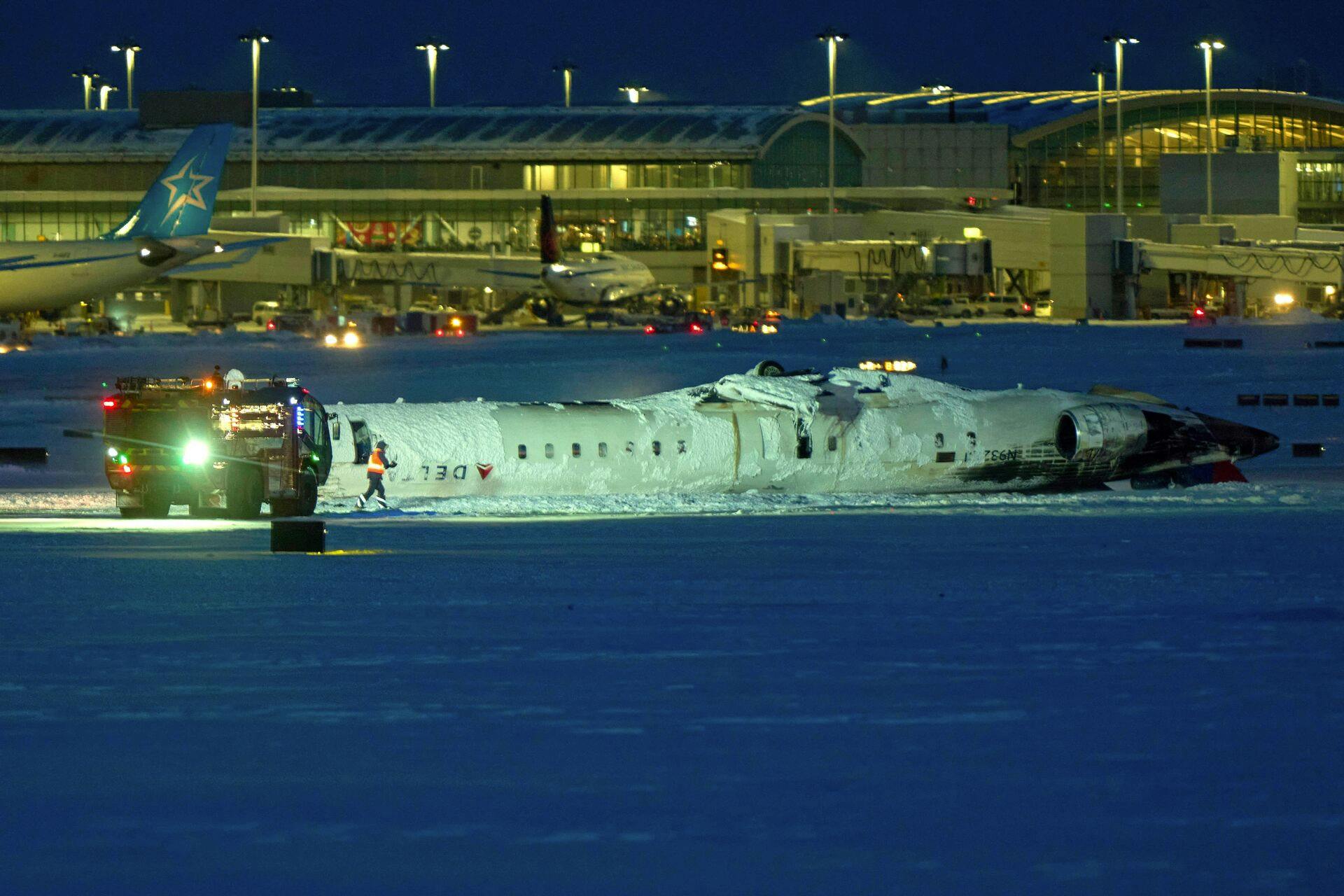 Flyet ligger her "med bunden i vejret", efter ulykken var sket. 