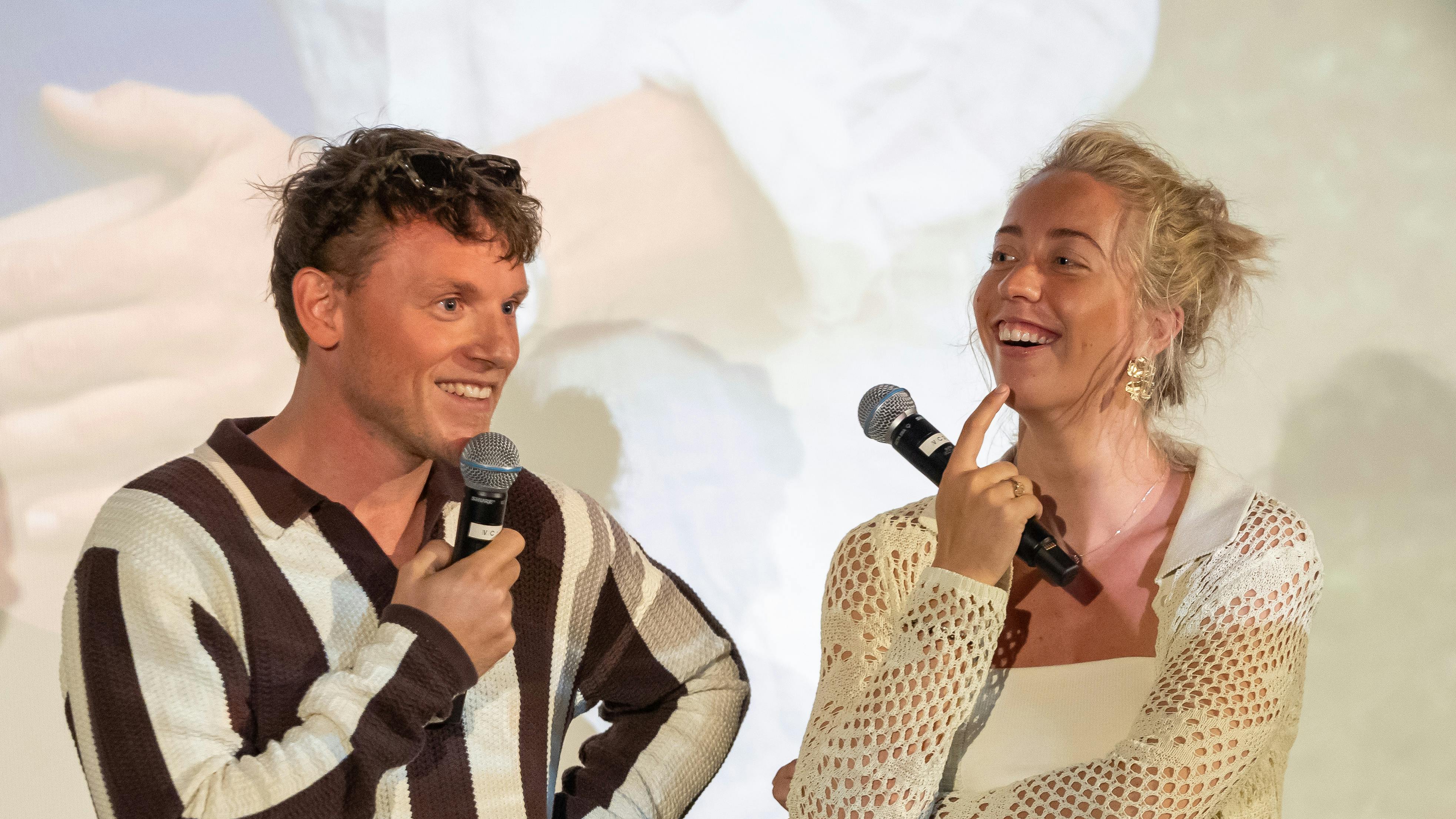 Tobias Hamann og Patricia Thyberg var i efteråret på scenen til Viaplays programpræsentation for at tale om den nye serie "Kærlighed og kaos". Nu er den blevet droppet.