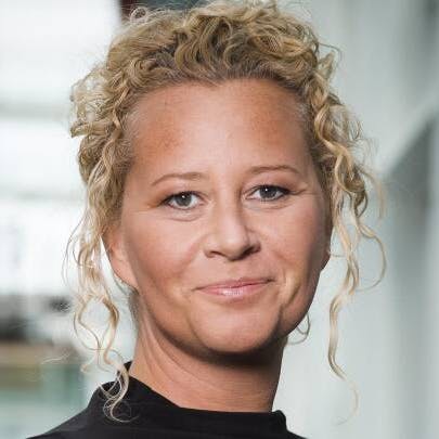 Sandy French blev i 2017 nyhedsdirektør i DR. Nu står hun i sit livs problemer, efter tilliden til nyhedskanalen er fløjet væk i stormen om vildledende dokumentar om Grønland.