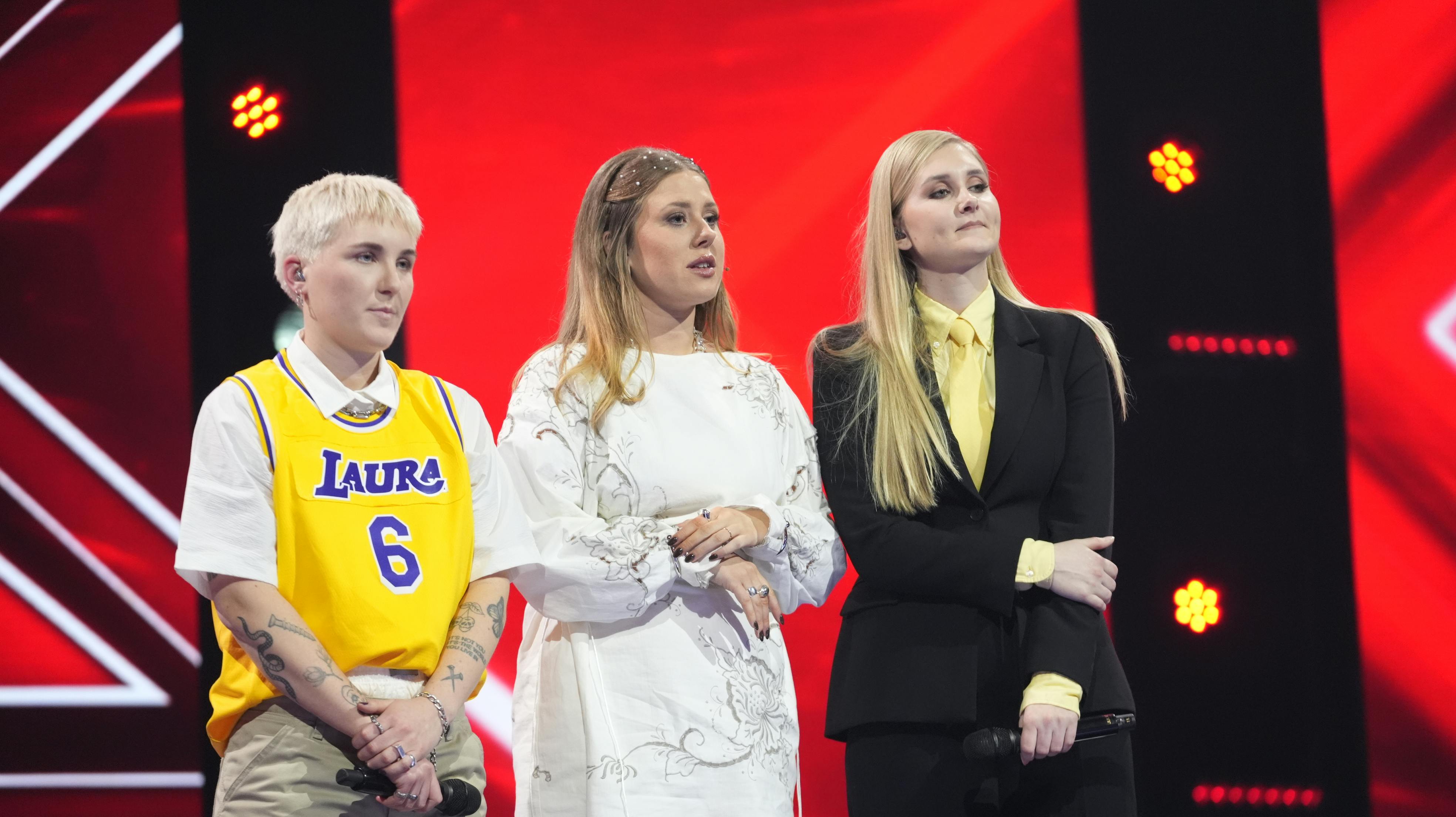 Laura blev den første deltager, der skal forlade "X Factor".