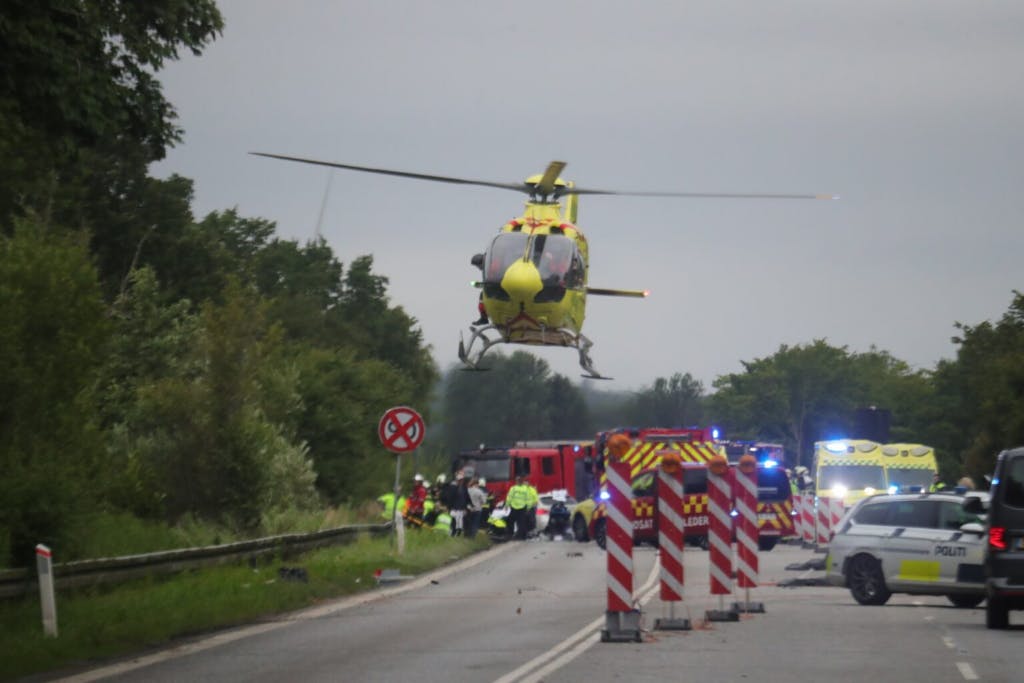 Politi og redningsmandskab på ulykkesstedet sidste år. Nu er dommen faldet i byretten.