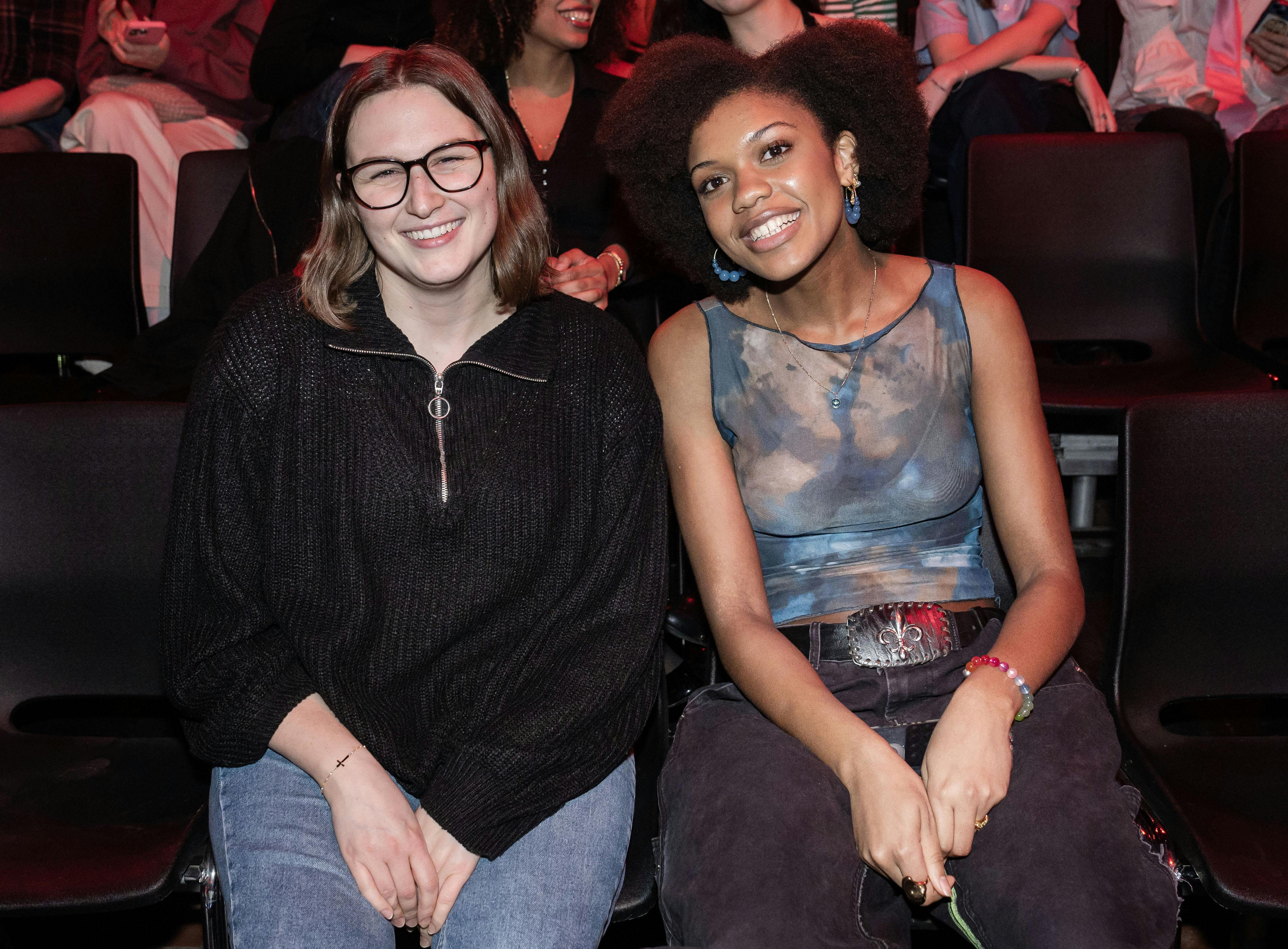 Den tidligere "X Factor"-vinder dukkede op i studiet i Brøndby fredag aften, hvor årets første liveshow løb af stablen.