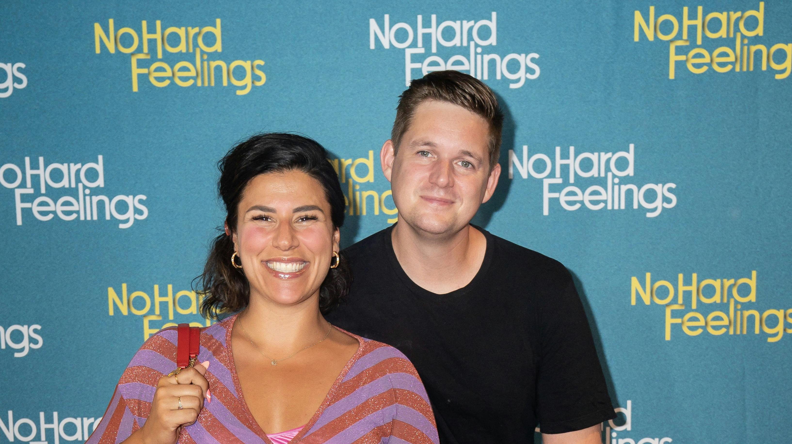 OPGAVE: Gallapremiere på komedien NO HARD FEELINGS Jasmin Gabay og Niclas BardelebenSTED: Moviehouse - HellerupJOURNALIST: Tanja LarsenFOTOGRAF: Hanne JuulDATO: 202306120