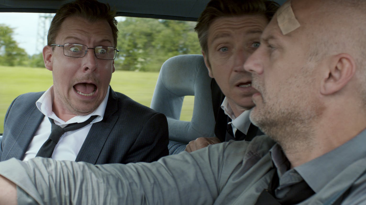 "Klassefesten" er en af den slags film, man enten hader eller elsker. Rigtig mange har gjort det sidste - derfor får filmserien nu en fjerde tur i fiktionsmaskinen.