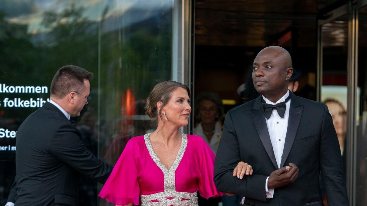 Prinsesse Märtha Louise ses her med sin mand Durek Verrett. De blev gift i august sidste år.