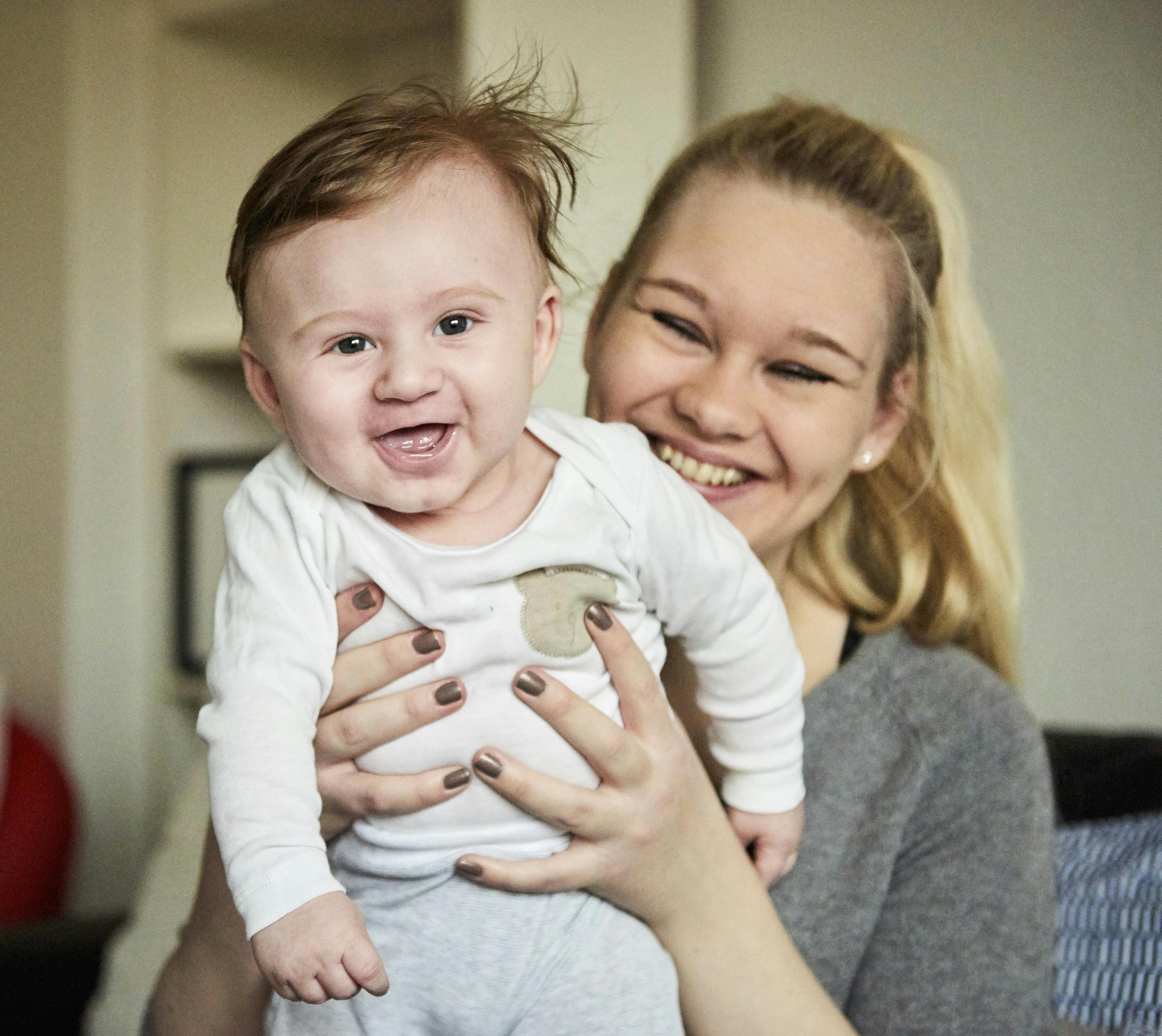 Det er begrænset, hvor meget Kia har set sin søn Marcus, der i dag er syv år gammel.