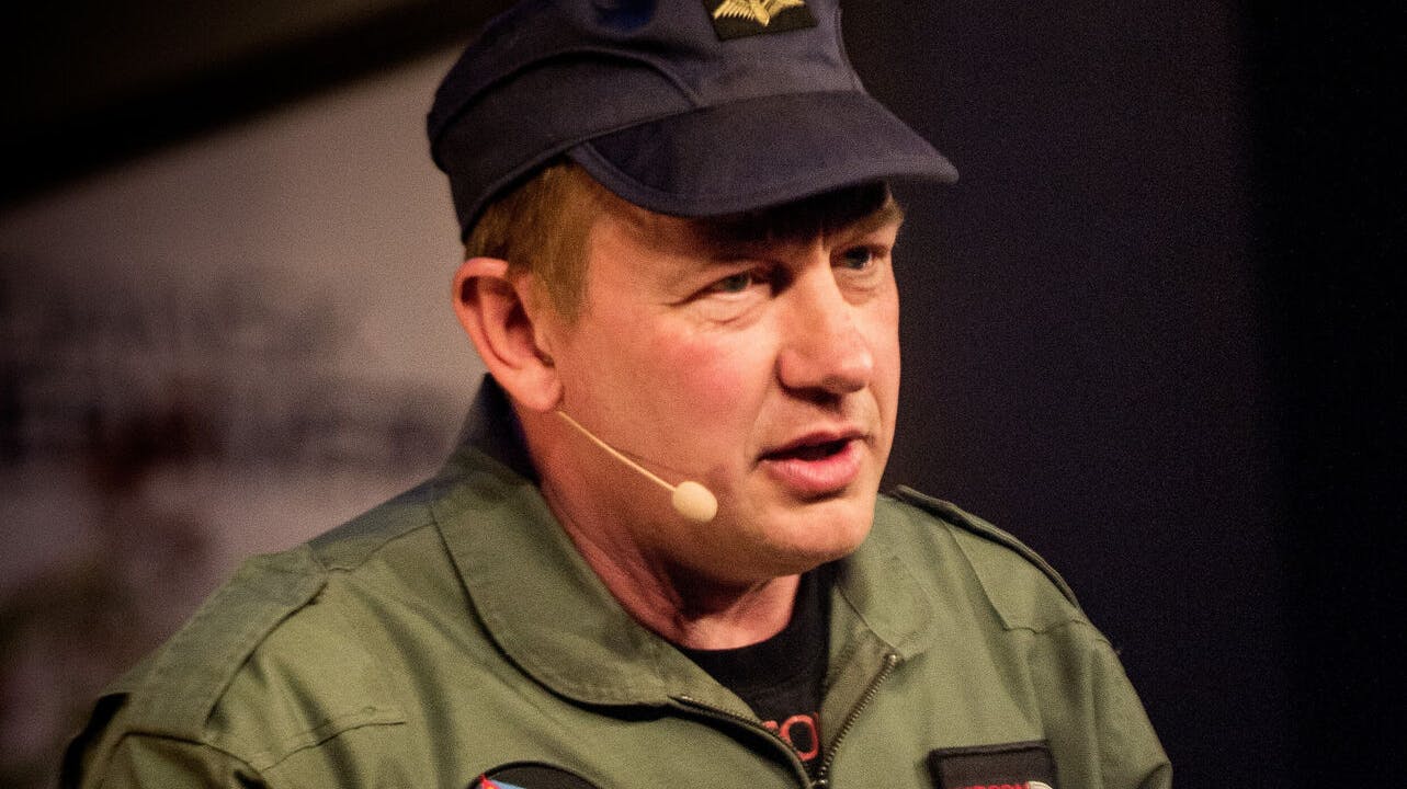 Peter Madsen vil frifindes for at have skrevet romantiske breve til kvindelige beundrere, mens han har afsonet sin livstidsdom for drabet på Kim Wall.