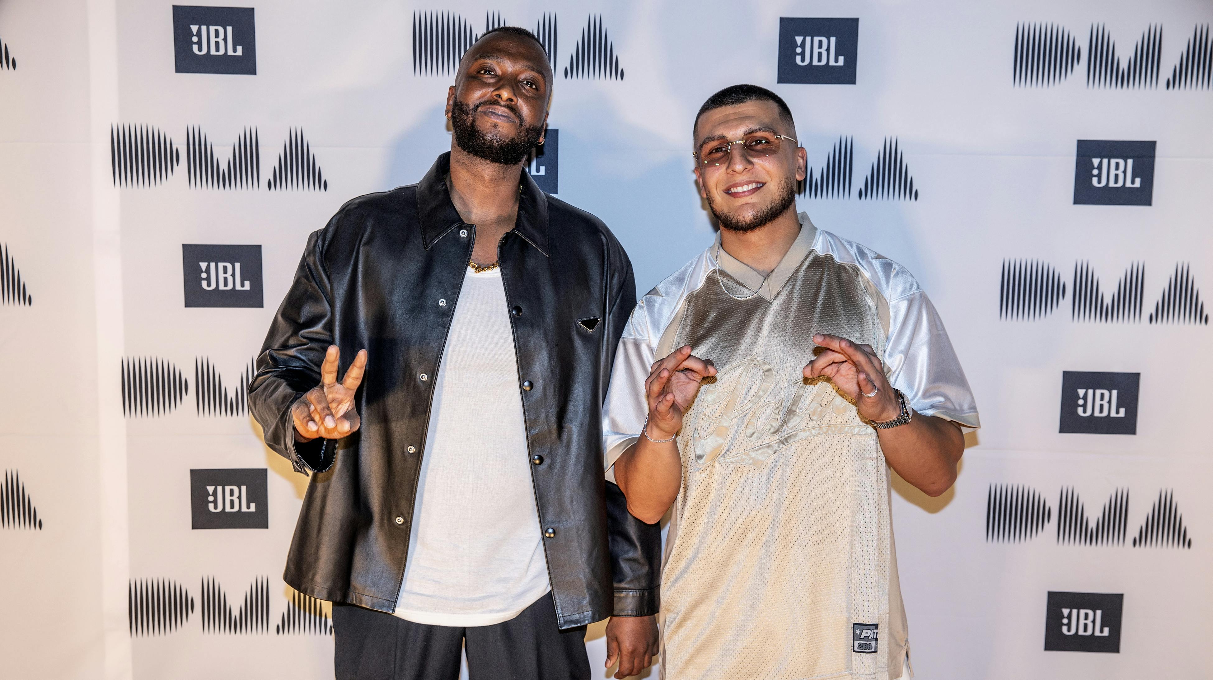 Den ene halvdel af "Hav & Kamal" er en gift mand. Det afslører makkerparret i det seneste afsnit af deres podcast.